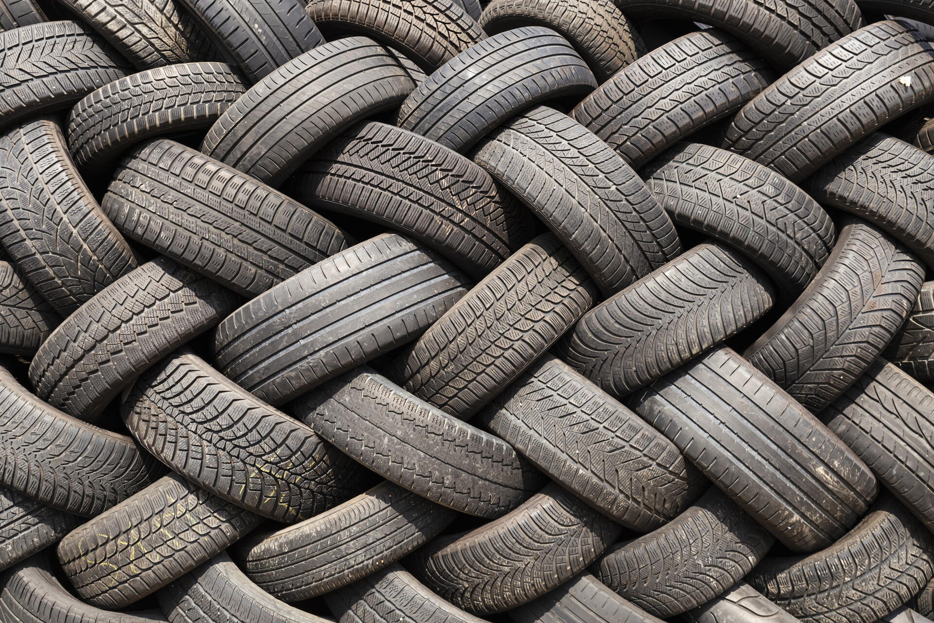 Celoroční pneu mají i svá negativa