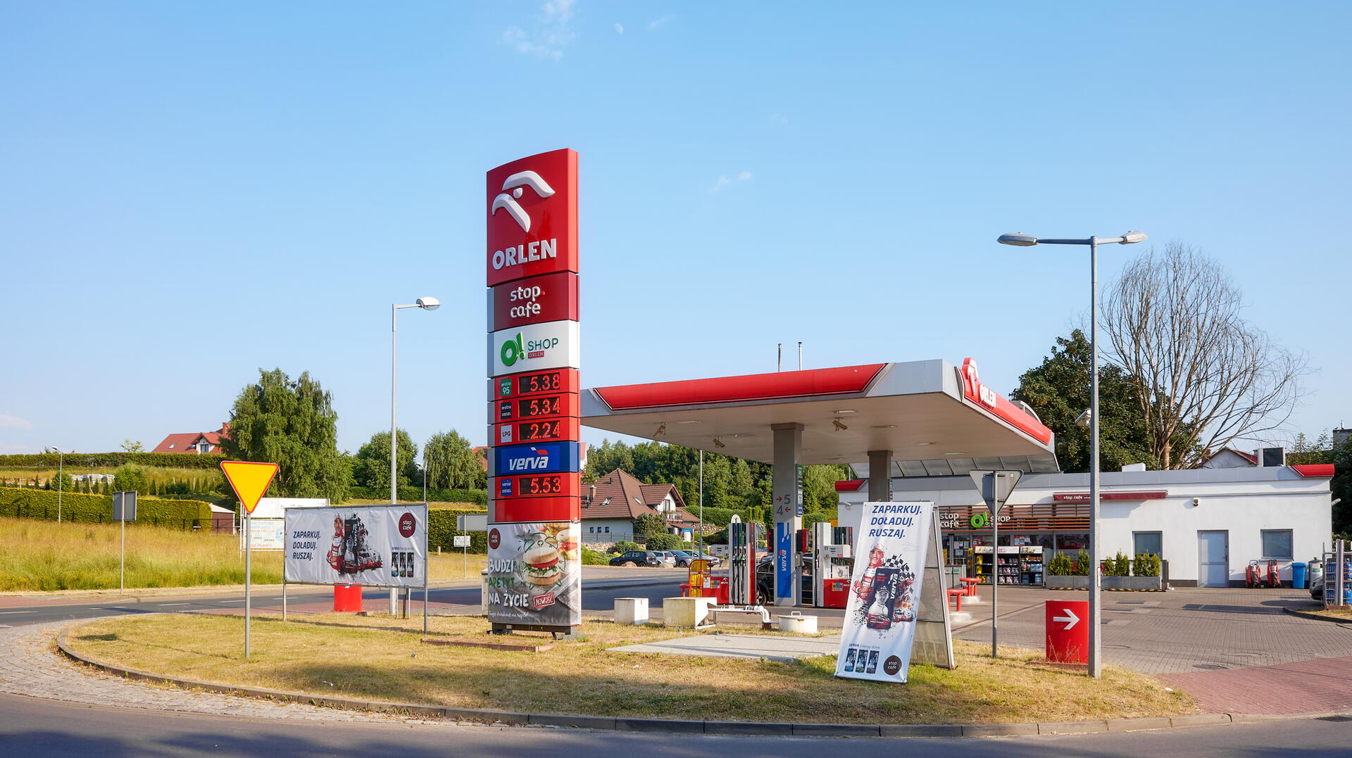 Cena nafty a benzínu v Polsku opět stoupla
