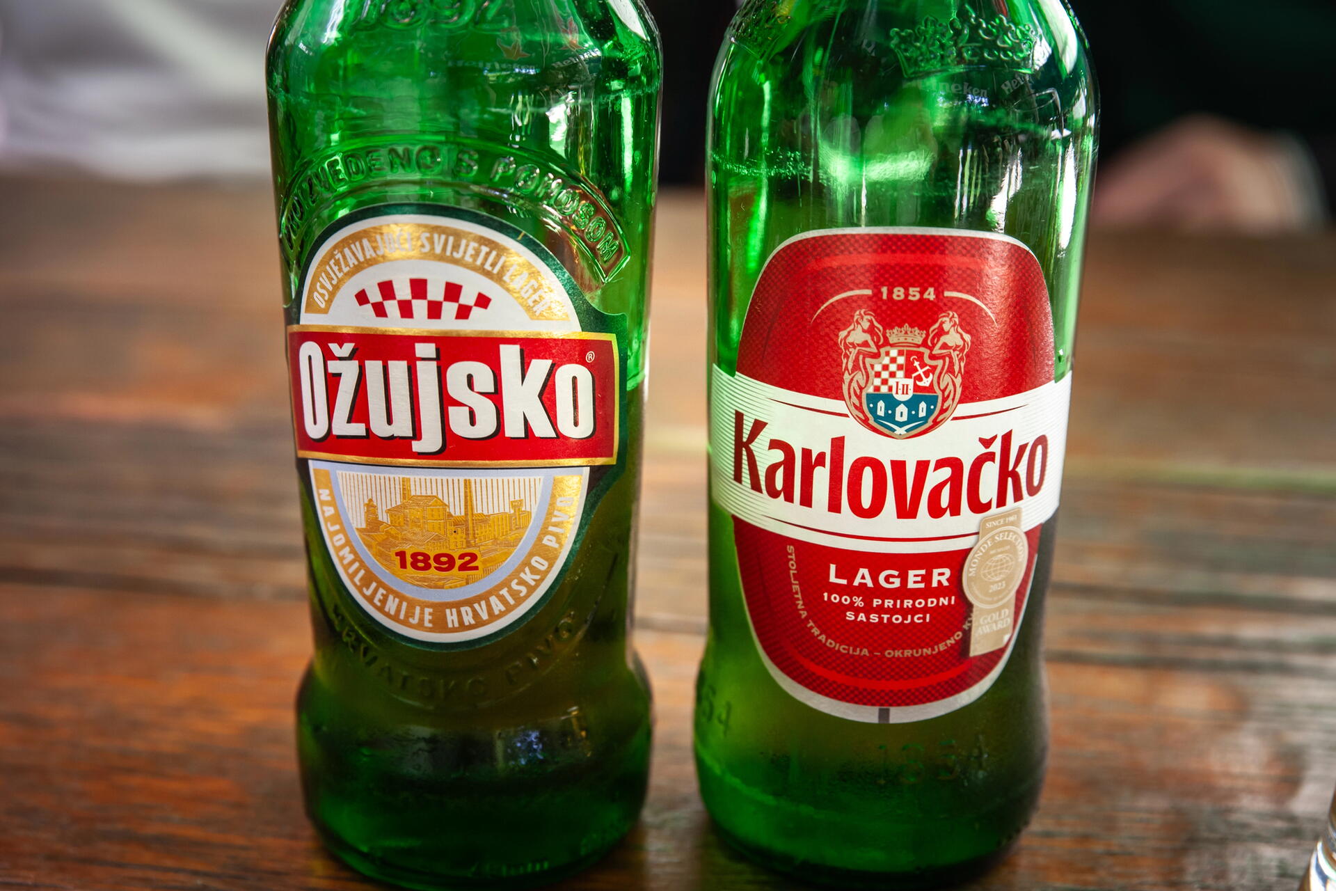 Ceny alkoholu v Chorvatsku 2025: Pivo i víno zdražilo, za panáka dáte klidně 110 Kč