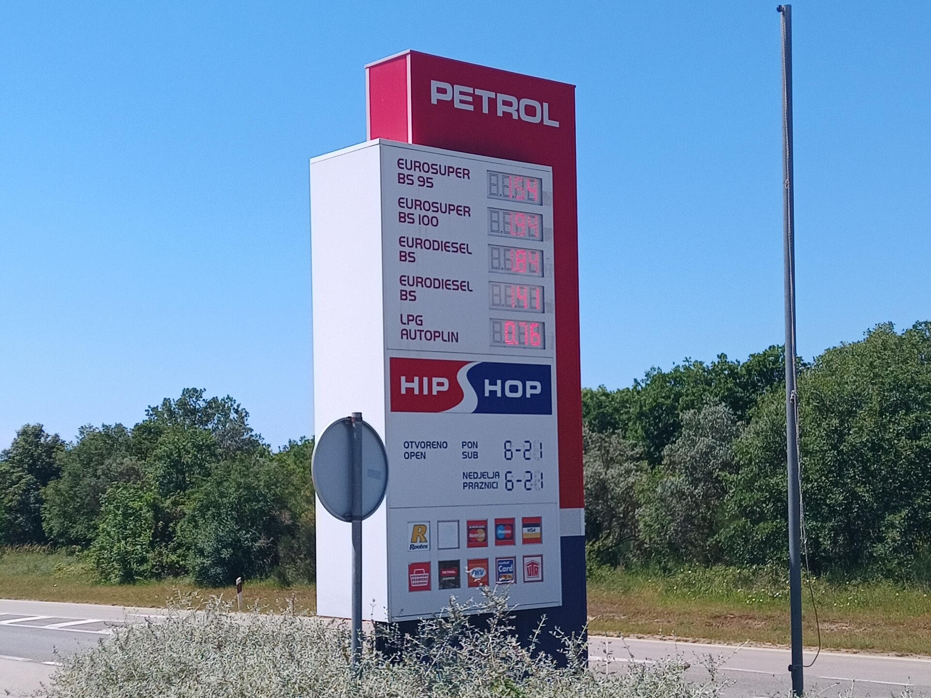 Ceny paliv Petrol Chorvatsko město Vodnjan