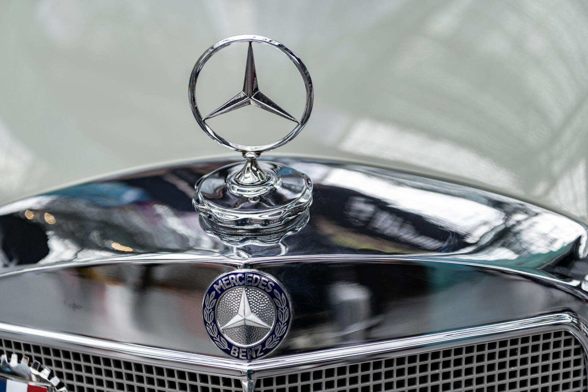 Cesta automobilové revoluce: Jak Carl Benz a Gottlieb Daimler navždy změnili svět luxusních vozů Mercedes-Benz