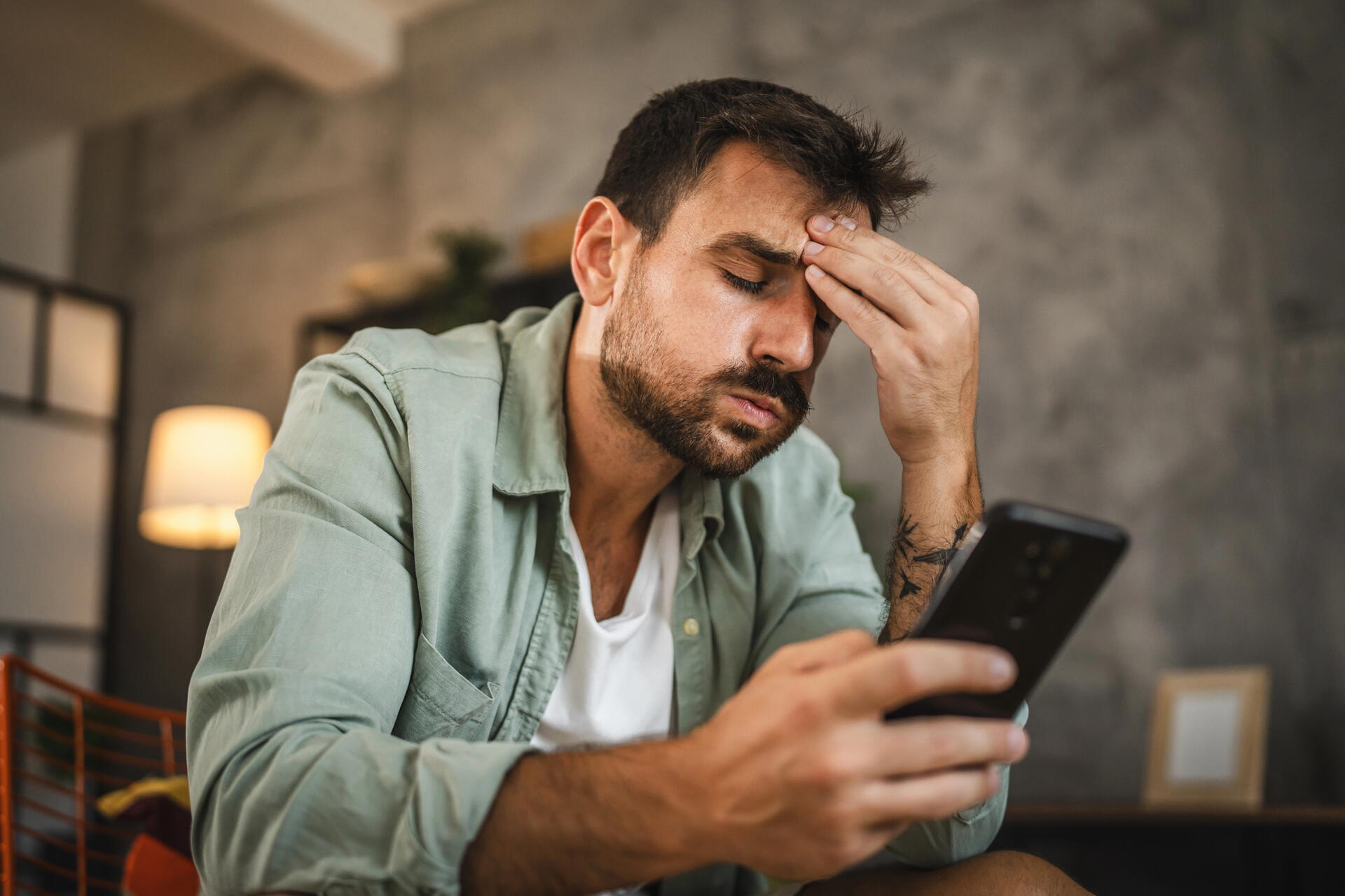 Cestovní pojištění: Proč e-mail nestačí a jak se dovolat pomoci?