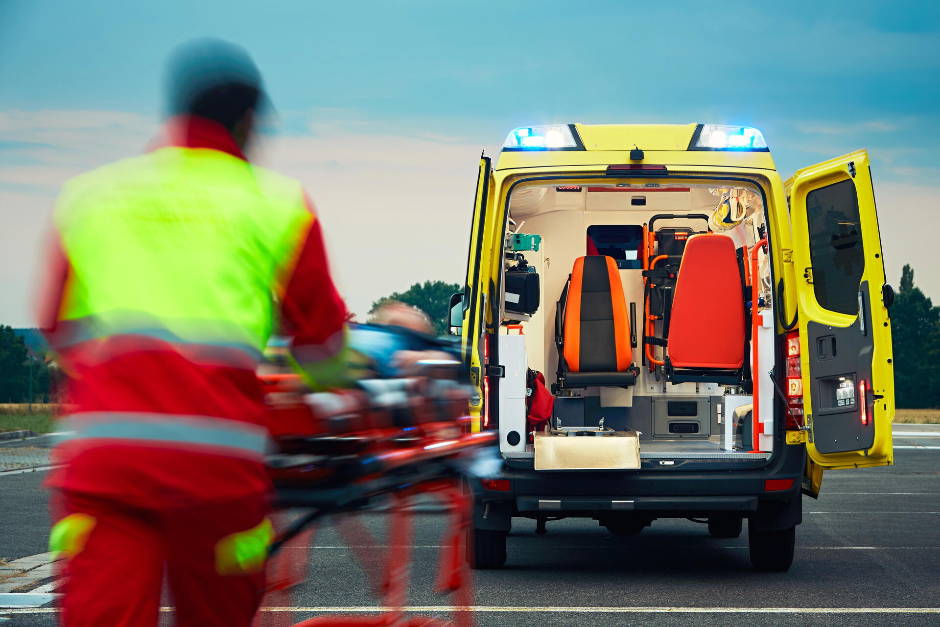 Co musí splňovat řidič sanitky? Záleží na tom, kde chce řídit