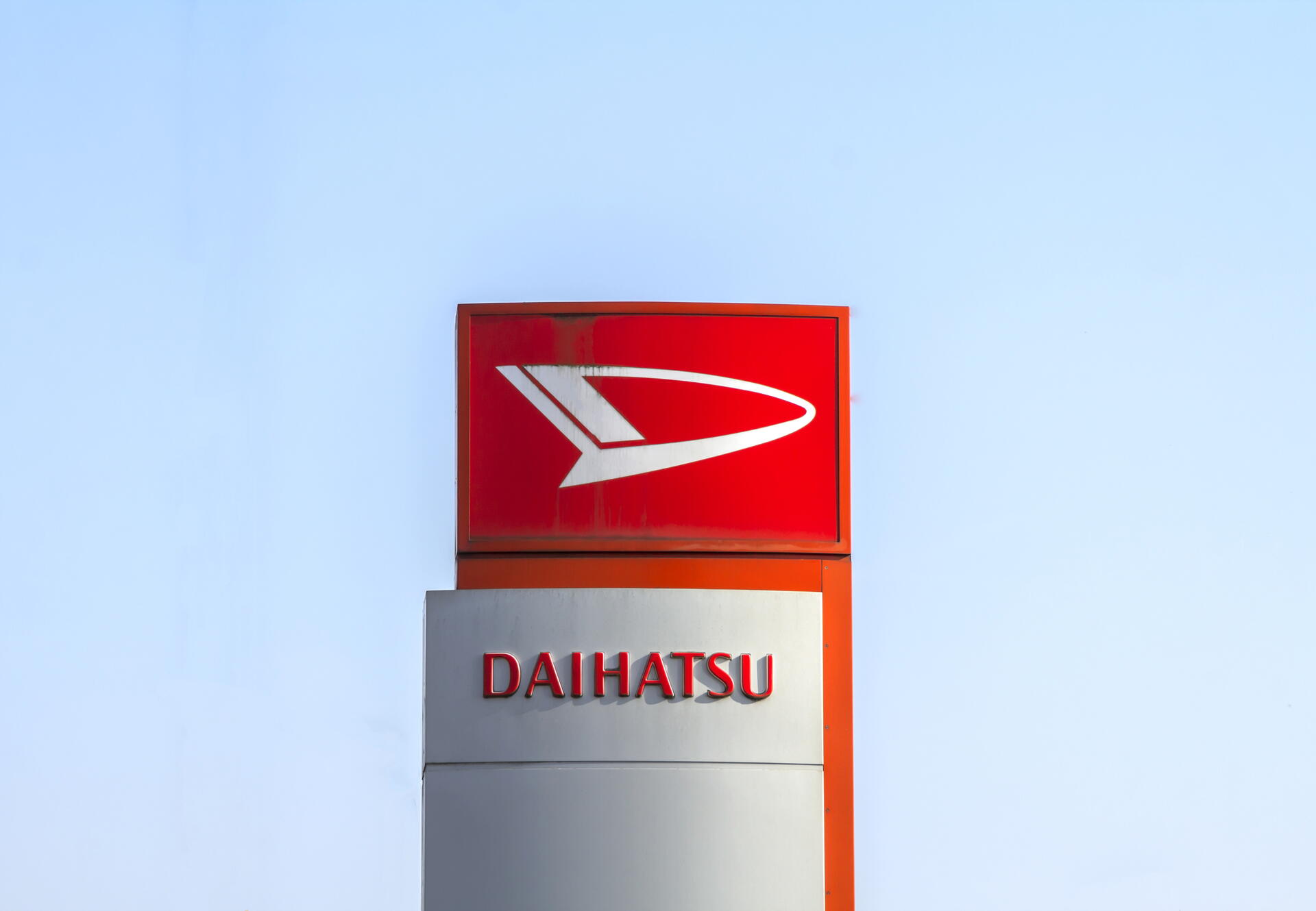 Daihatsu řeší problém. Automobilka měla podvádět s testy