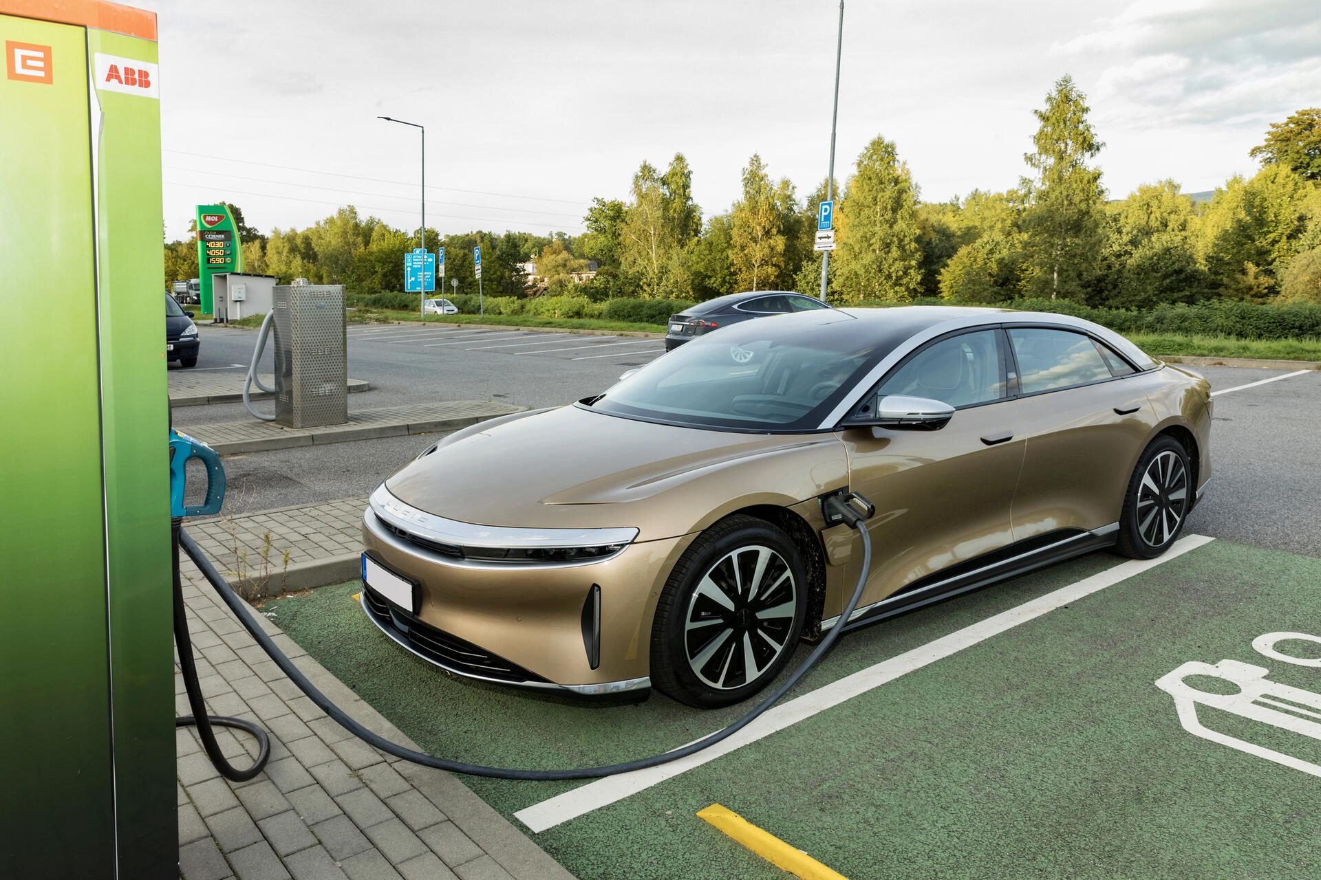 Dojezd elektromobilů: na kapacitě baterie zase tolik nezáleží
