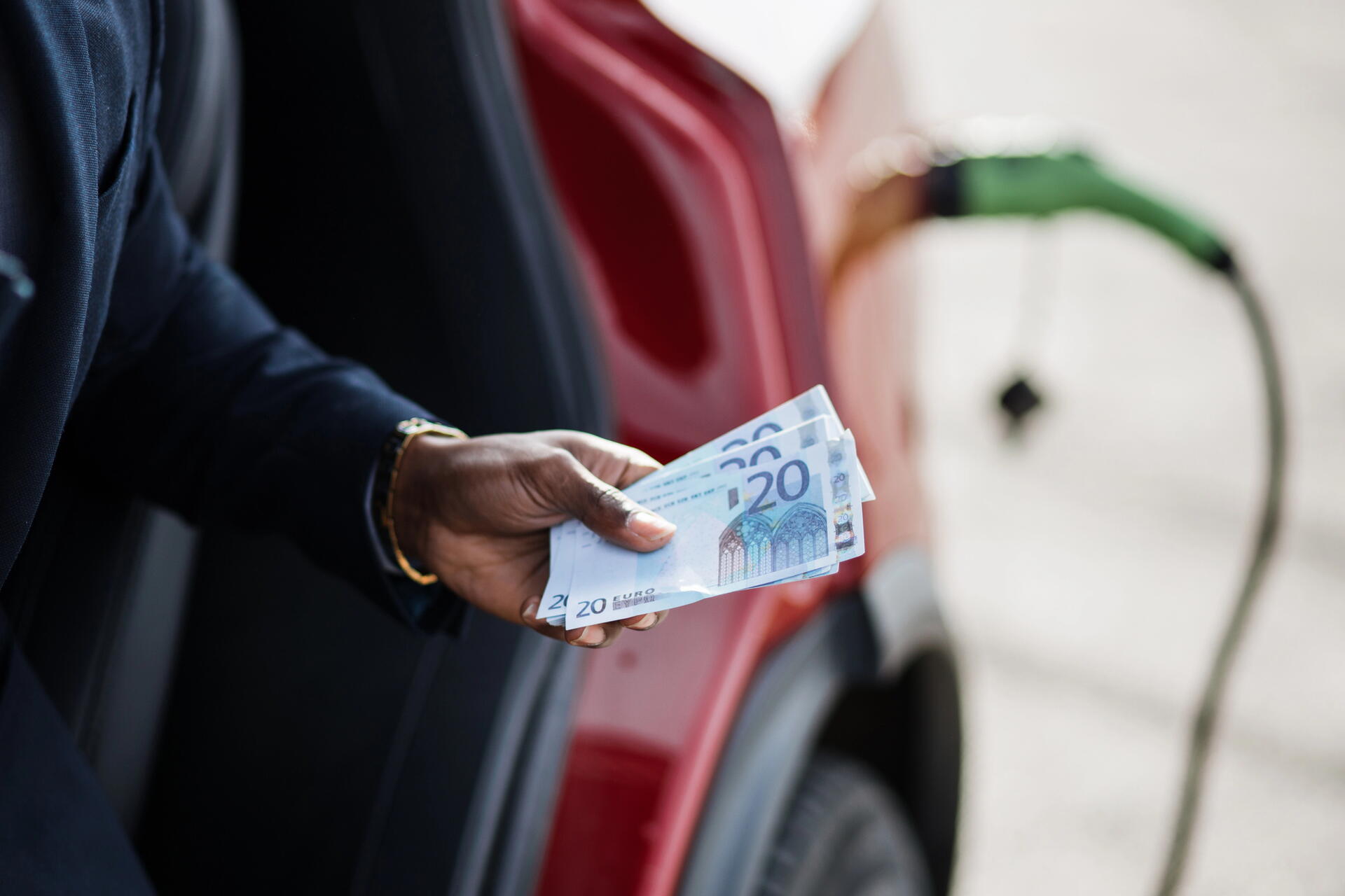 Dotace na nákupy elektromobilů táhnou prodeje