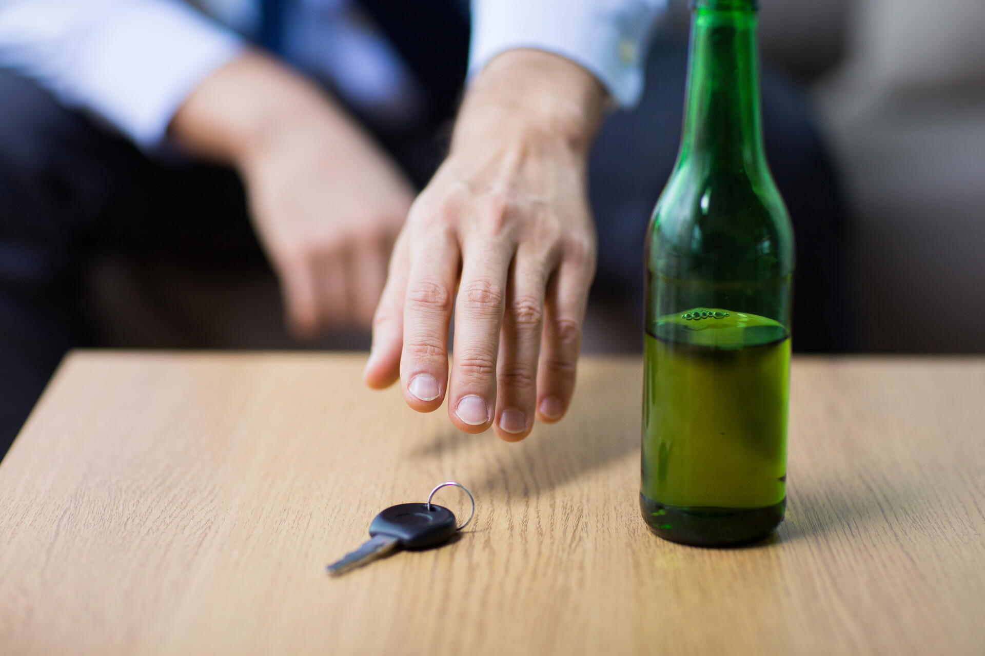 Drogy a alkohol za volantem: Jaká jsou rizika?