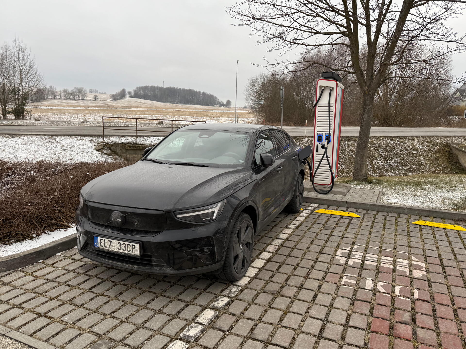 Elektromobil Volvo EC40 a jeho největší vychytávky