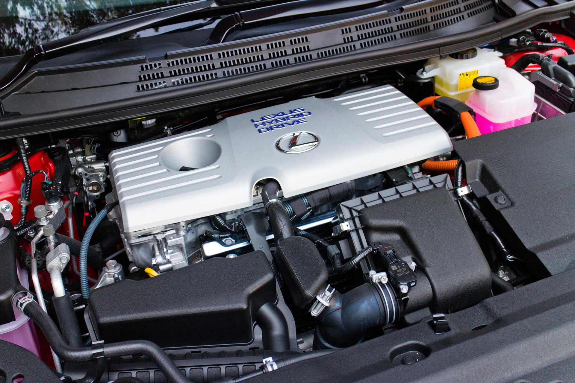 Hybridy mají speciální motorový olej. Mají k tomu dobrý důvod