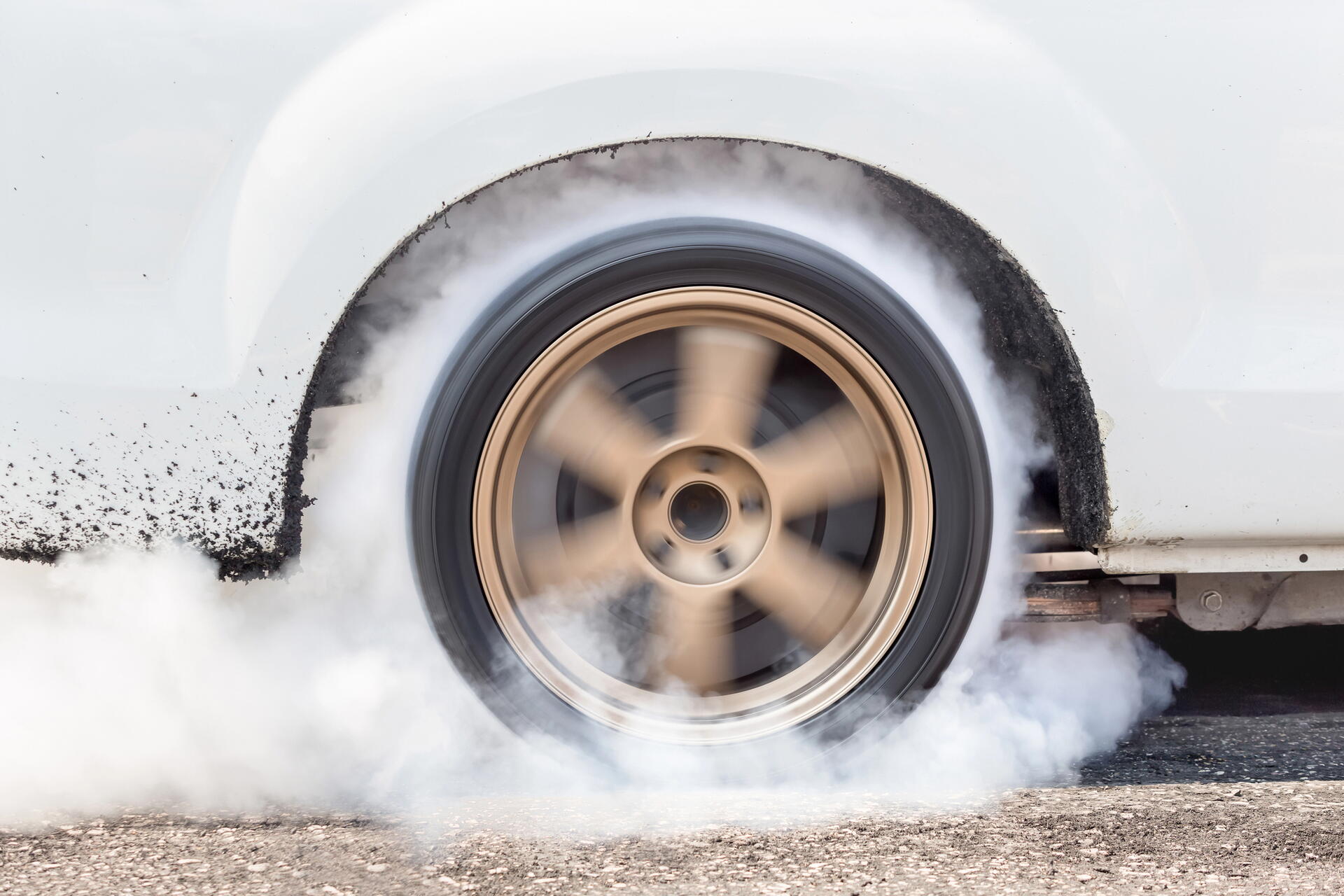 Jak funguje driftová soutěž: vysvětlení průběhu závodu