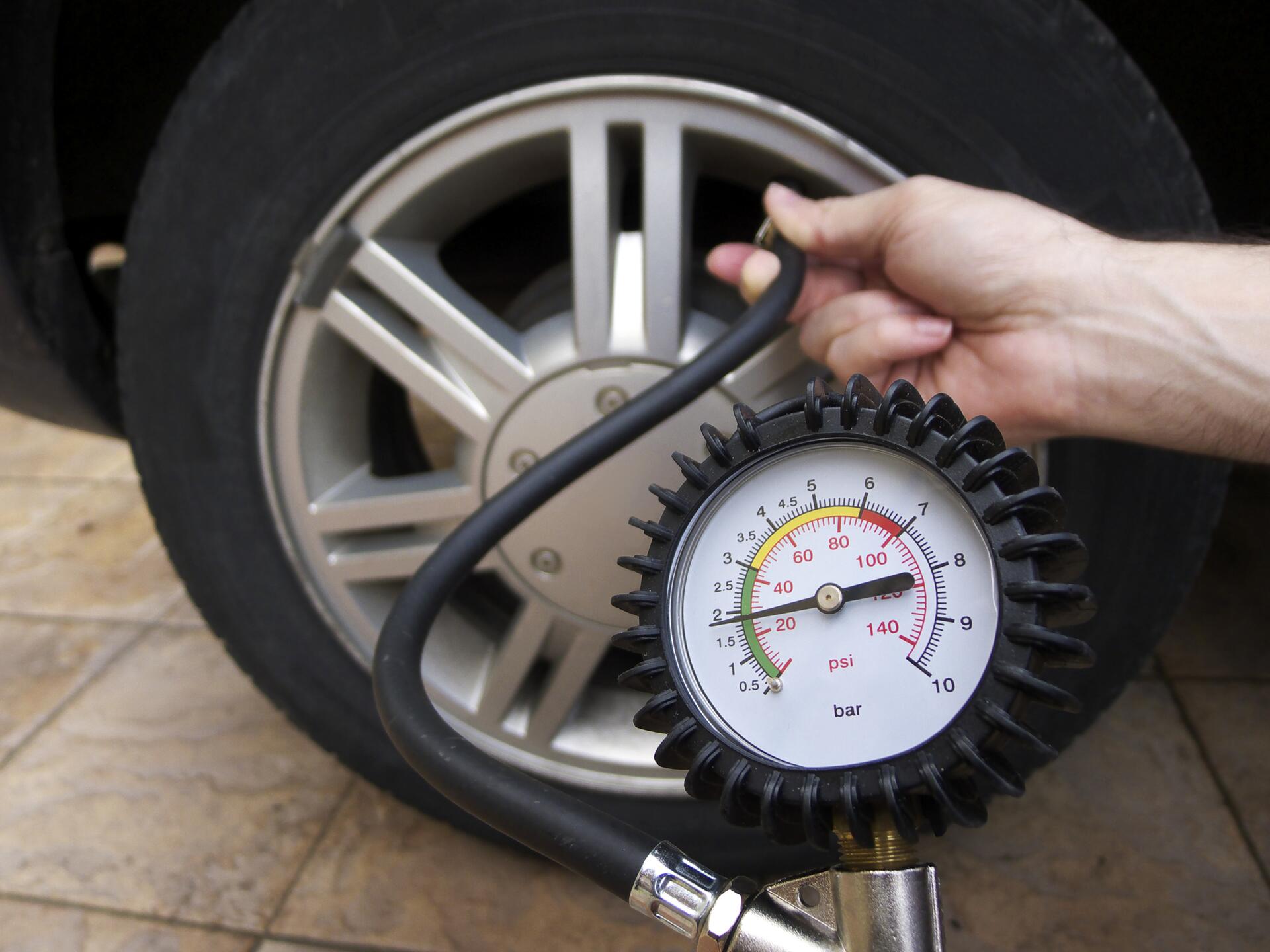 Jak poznat nízký tlak v pneumatikách