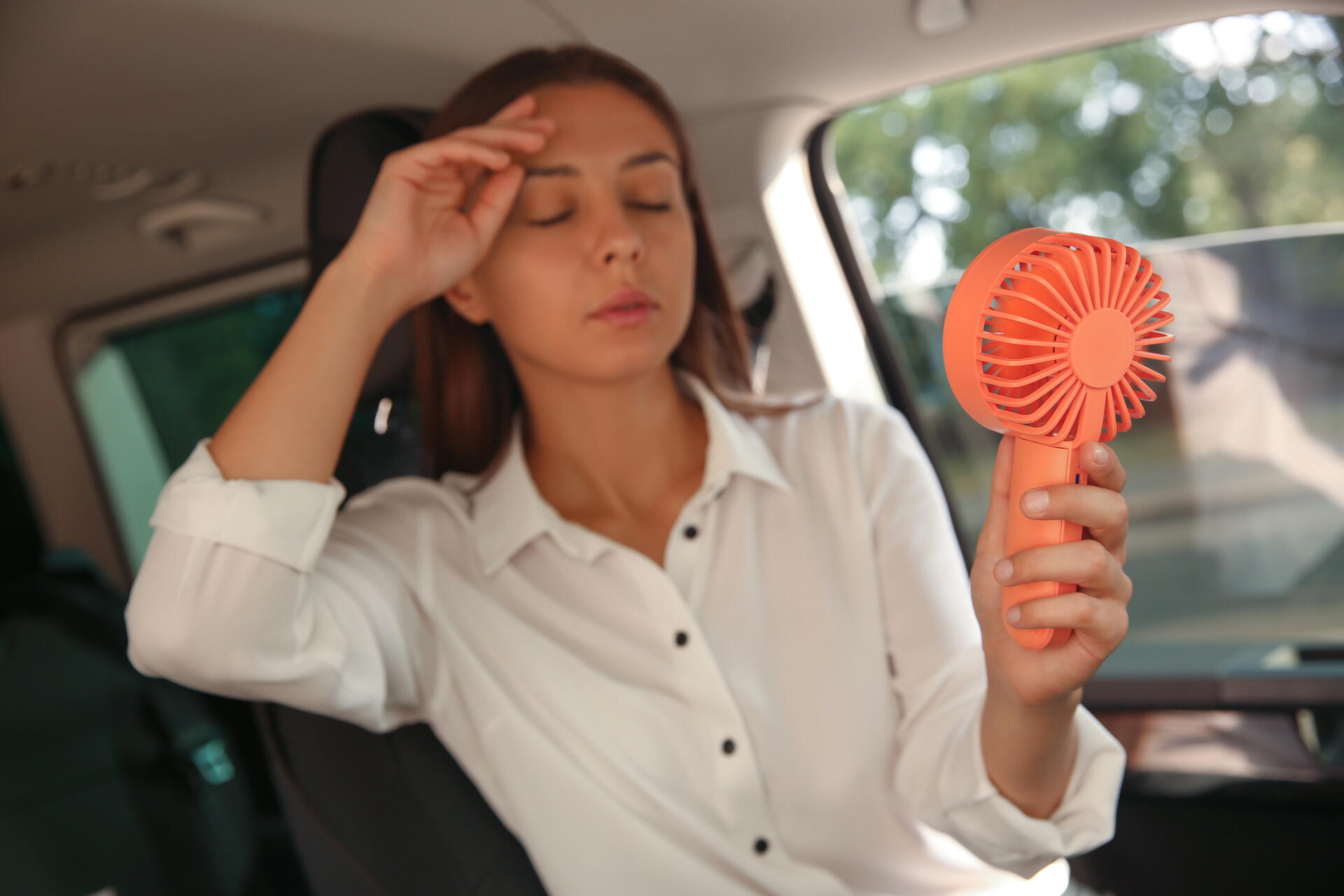 Jak rychle vyvětrat rozpálené auto a správně používat klimatizaci