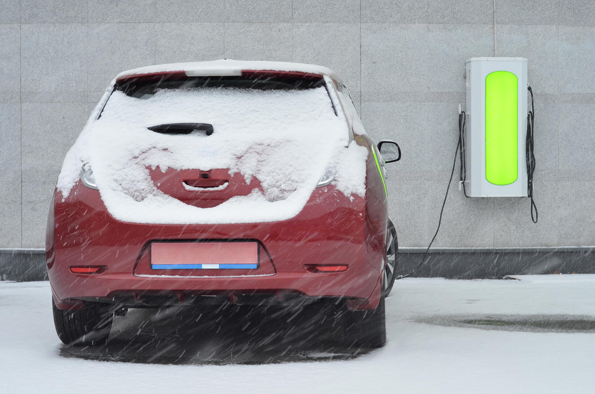 Jak topí elektromobil v zimě?