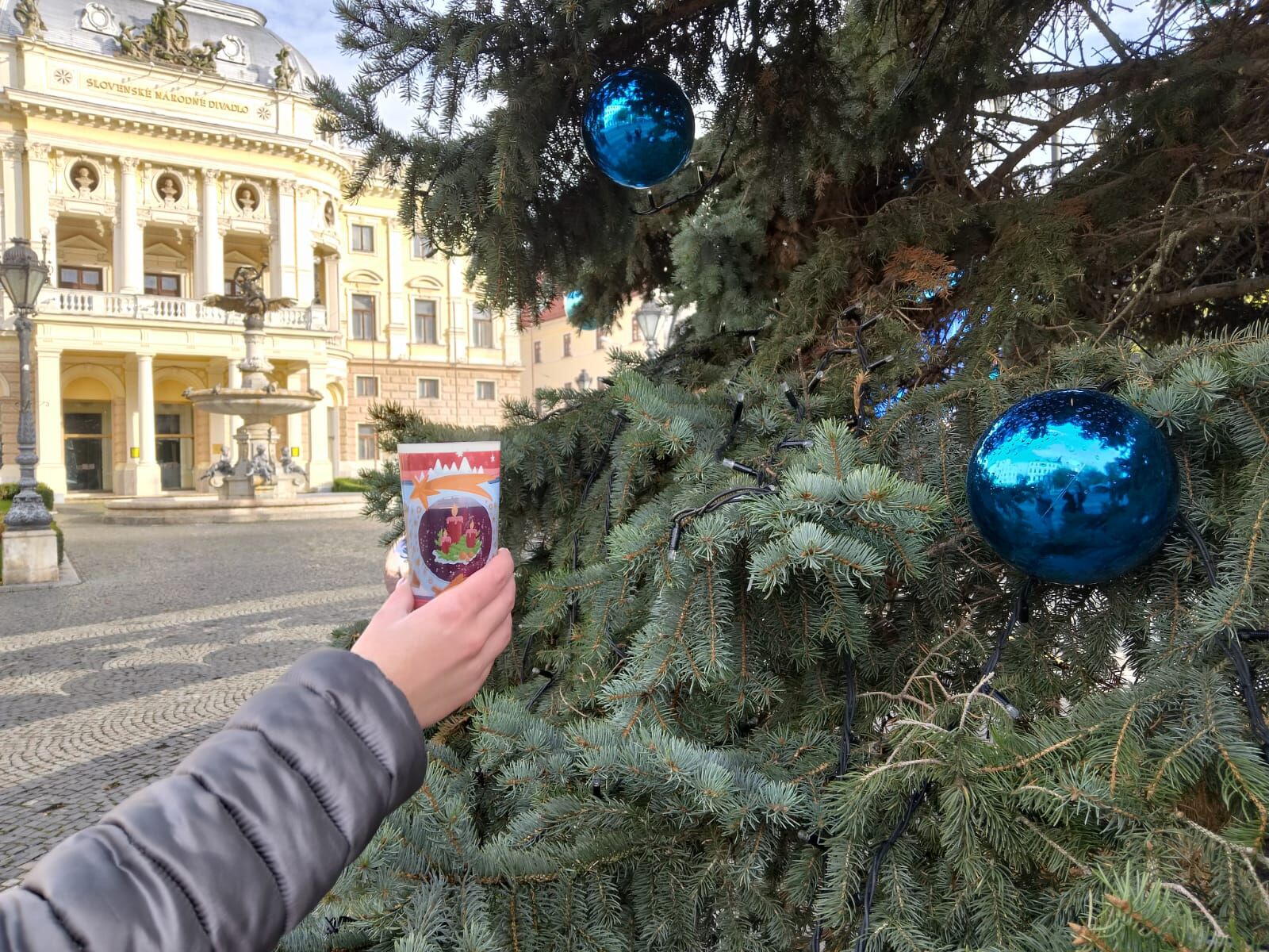 Jaké dobroty vás čekají na adventních trzích v Bratislavě?