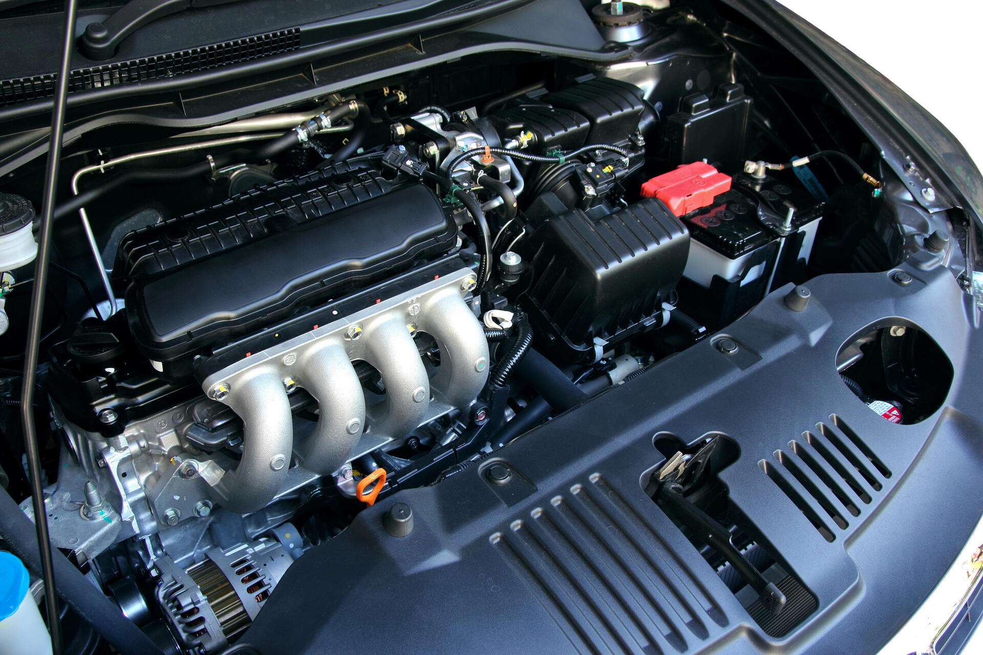 Když běží motor dlouho na volnoběh, škodí mu to?