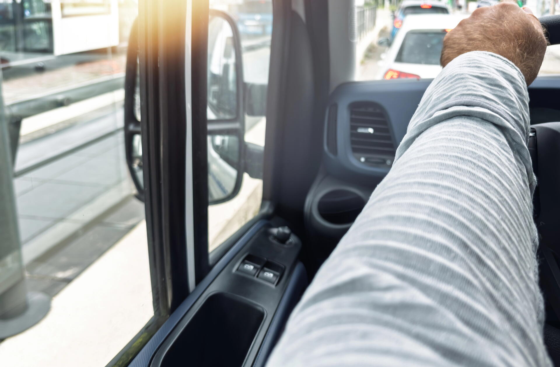 Kolik si vydělá řidič autobusu v Česku? Někde může nastoupit za 22 600 Kč, jinde za 80 tisíc