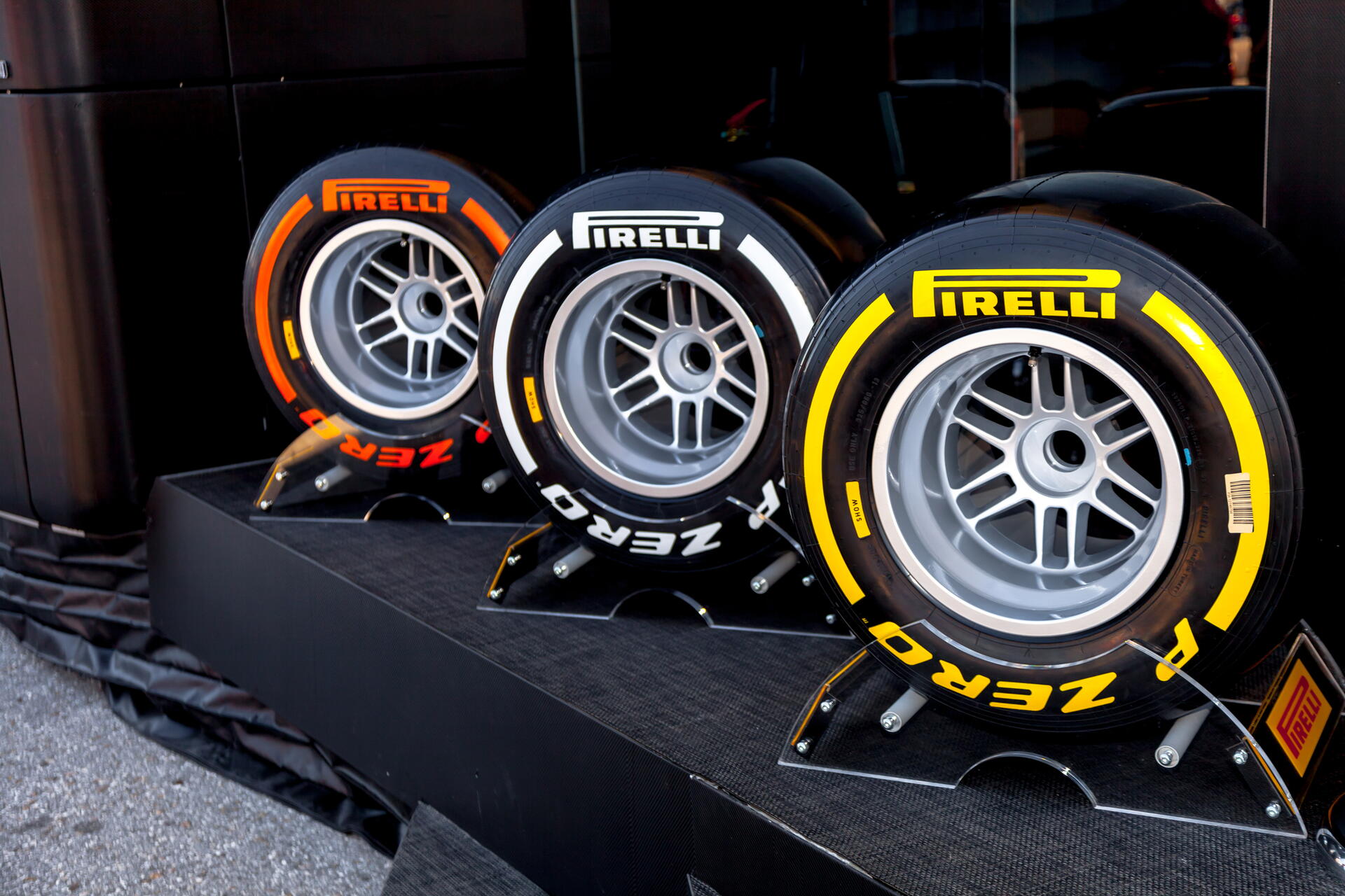 Letní pneu Pirelli, vyplatí se jejich koupě?