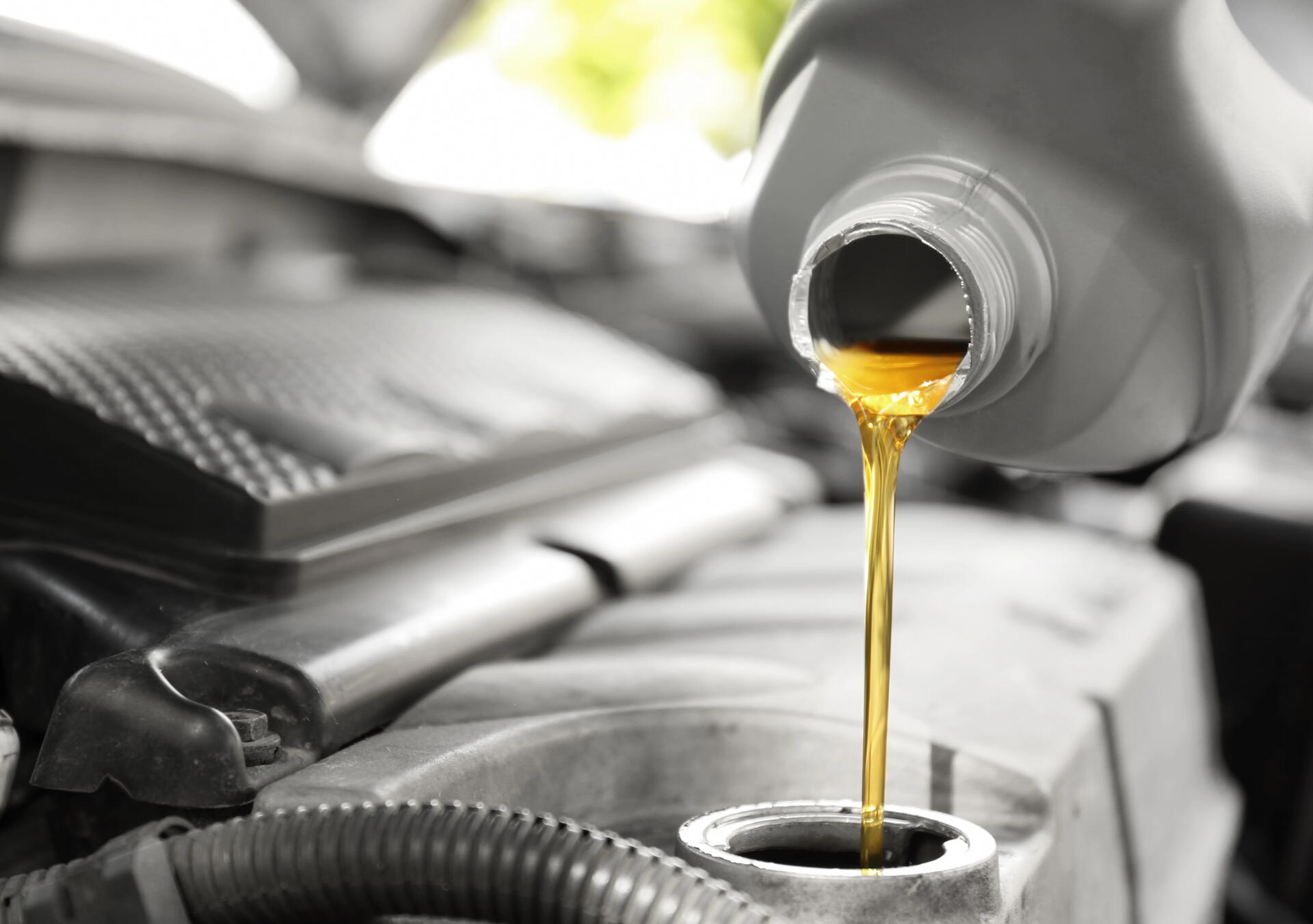 Low SAPS oleje mají jiné vlastnosti. Starším motorům škodí
