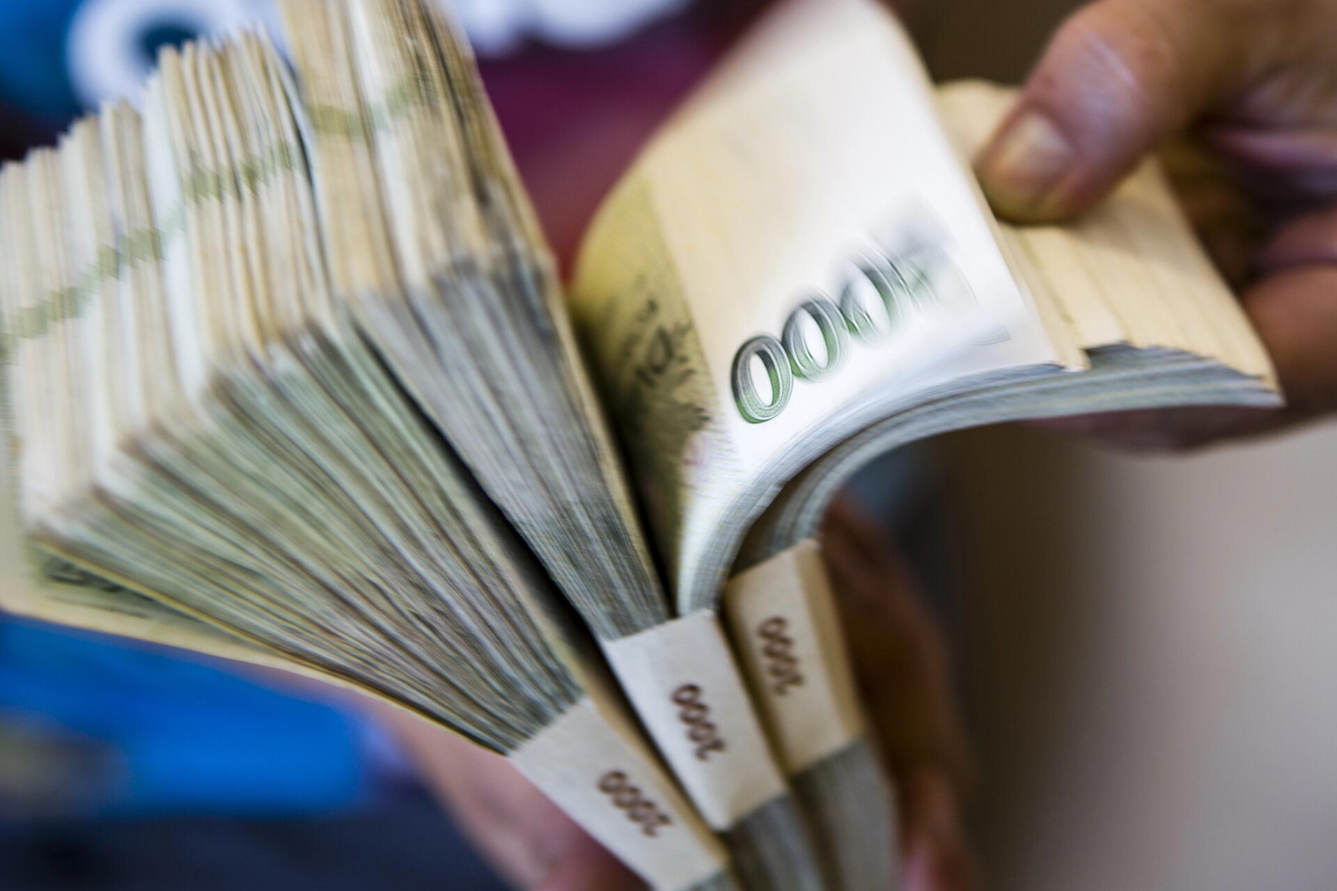 Milion ročně jako řidič Mercedesu? Tenhle inzerát nás zaujal