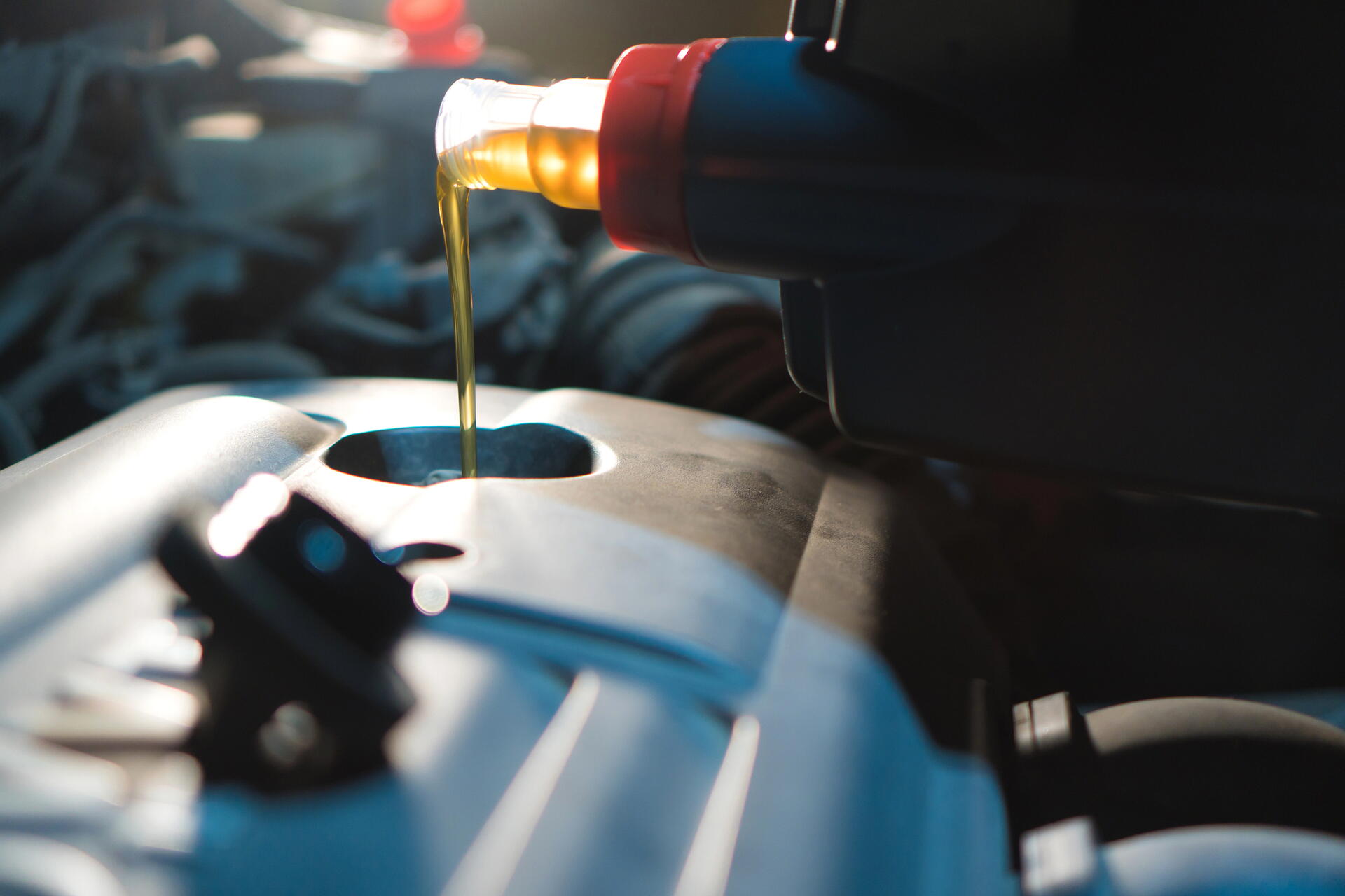 Motorový olej žere každý motor