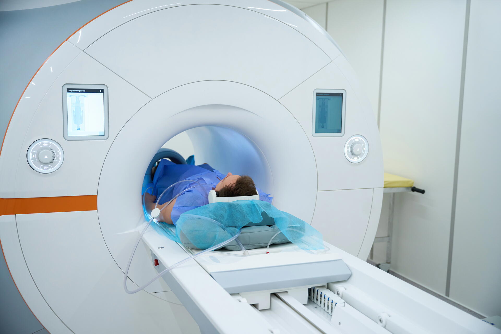 Muž po kolapsu na Slovensku platil za převoz zpět do Česka téměř 70 tisíc