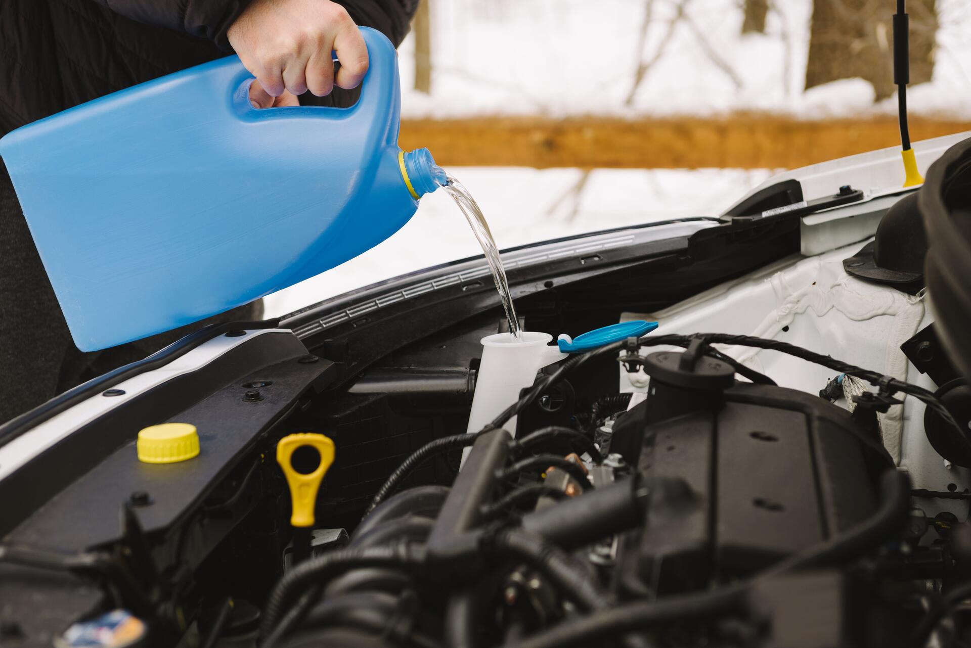 Nemrznoucí kapalina: proč zamrzá a jak může poškodit auto?