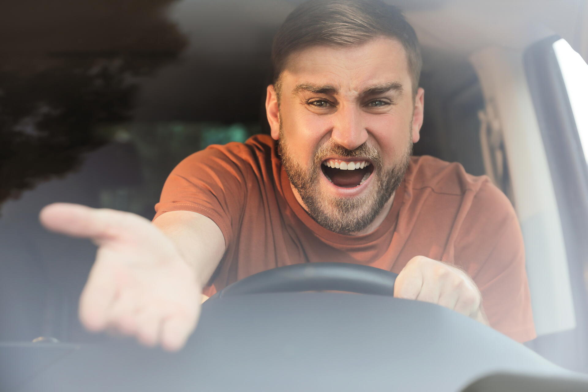 Nevhodné situace k řízení: Poznejte, kdy raději neusedat za volant!