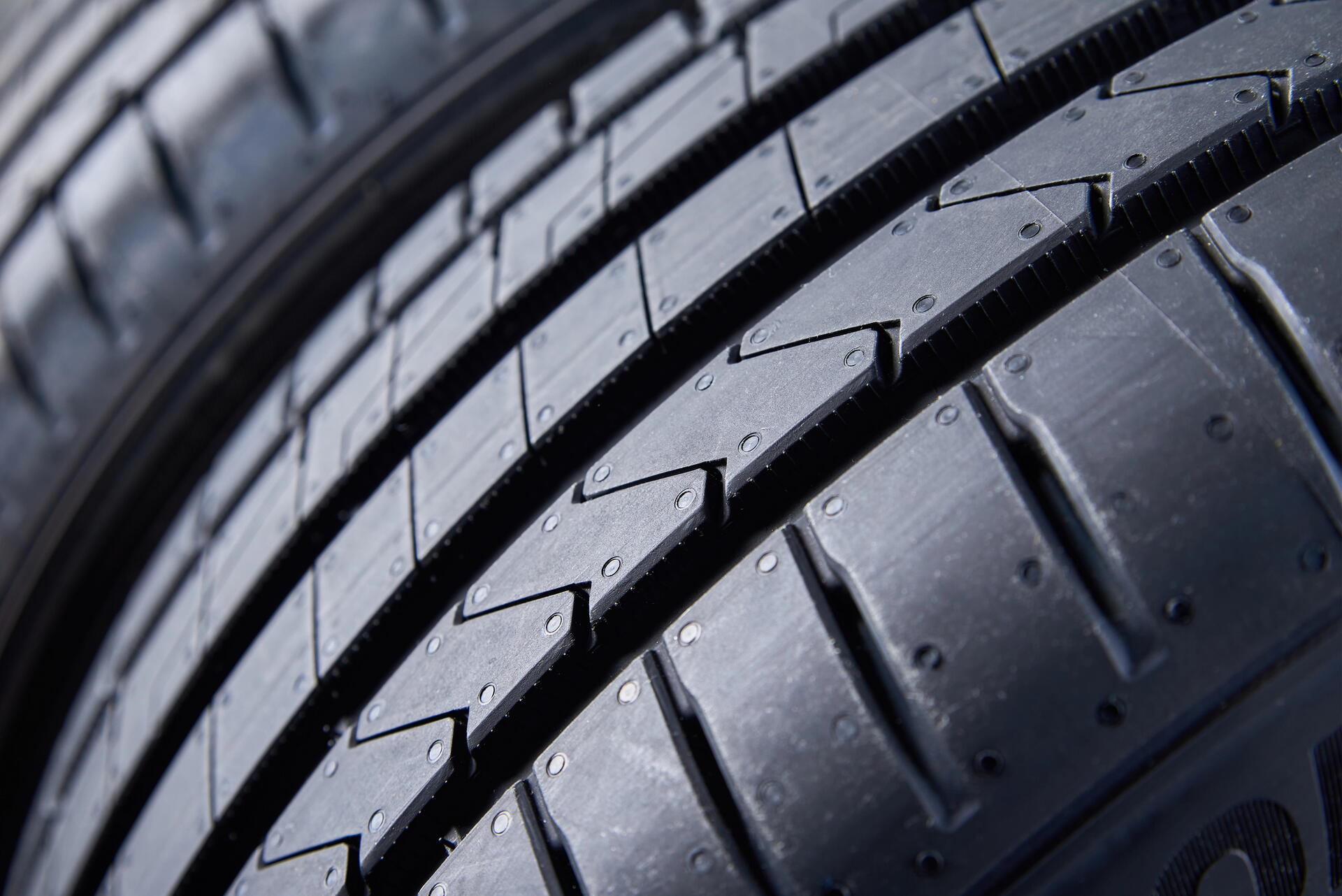 Objevte nové pneumatiky pro SUV: General Tire Grabber GT Plus – Komfort a výkon v jednom!