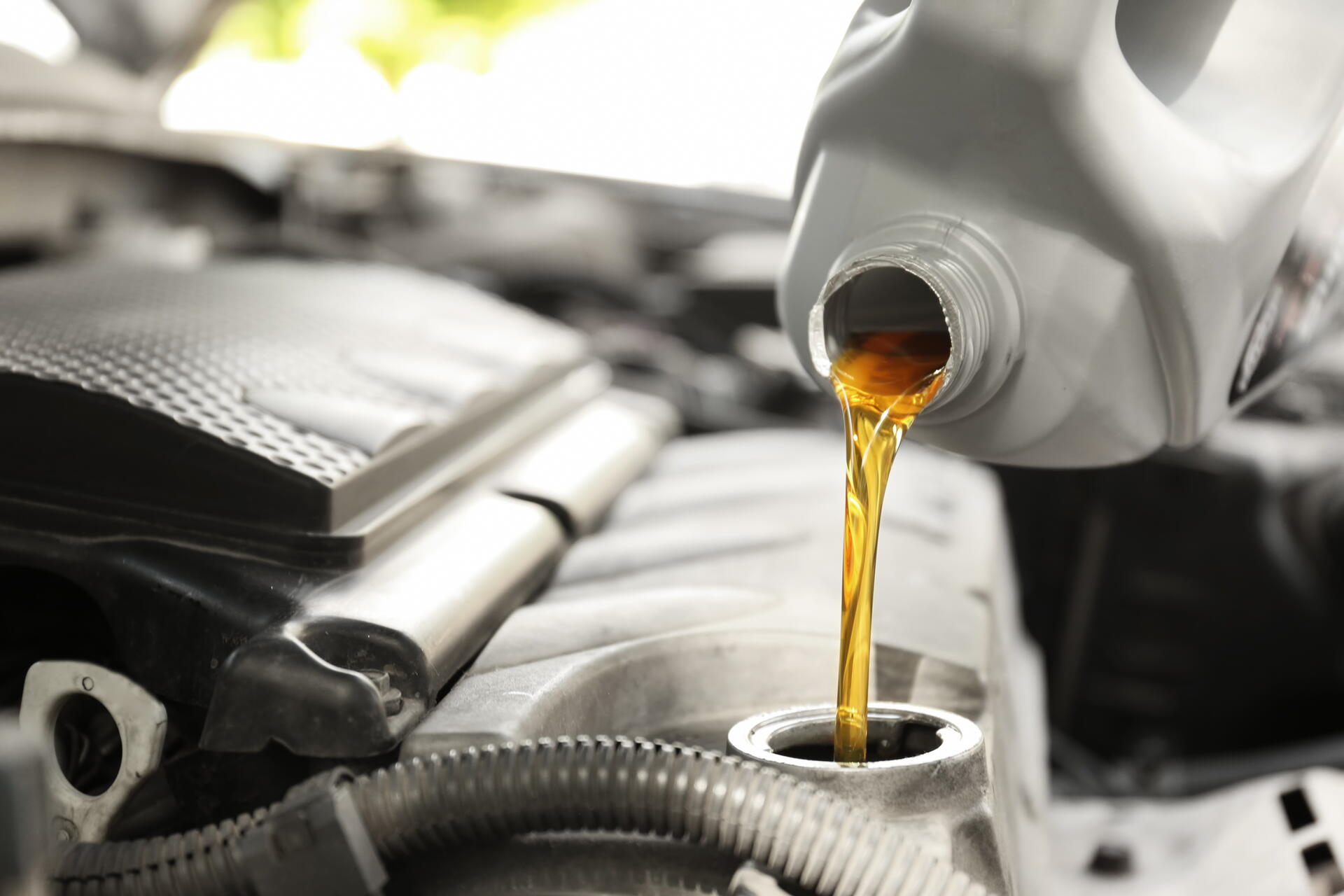 Pančování motorových olejů – jak nenaletět?