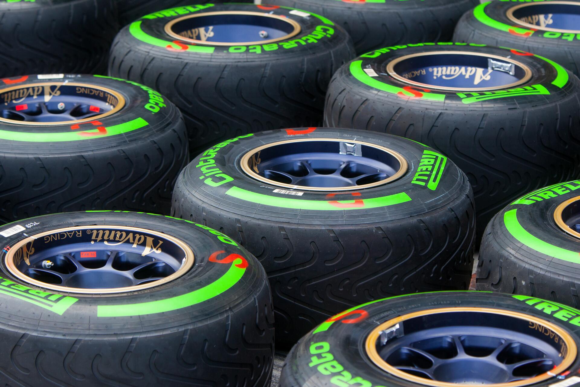 Pneumatiky F1 – co mají společného a v čem se liší od běžných pneumatik