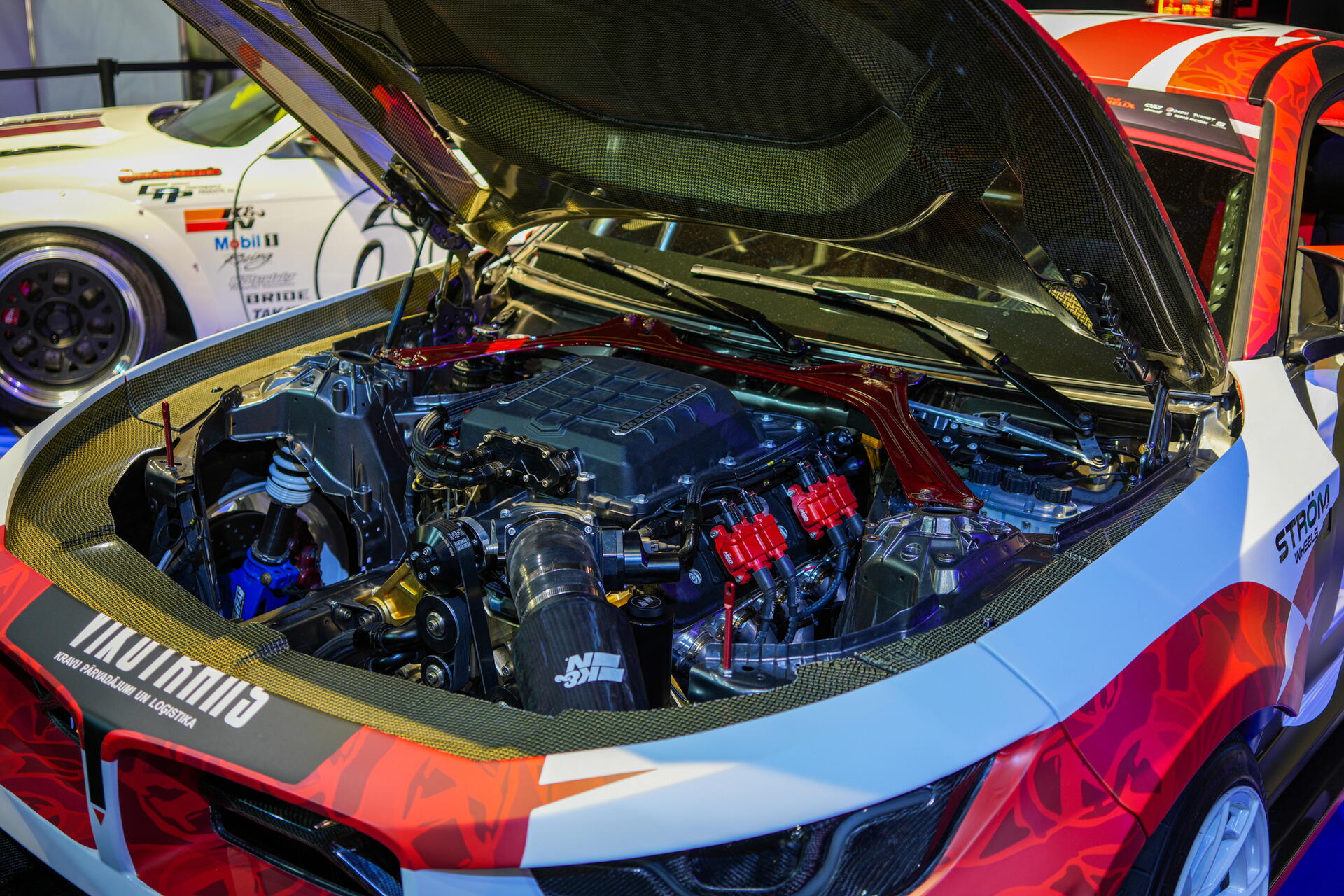 Předmazání motoru: proč závoďáky dostávají olej dřív, než vůbec naskočí