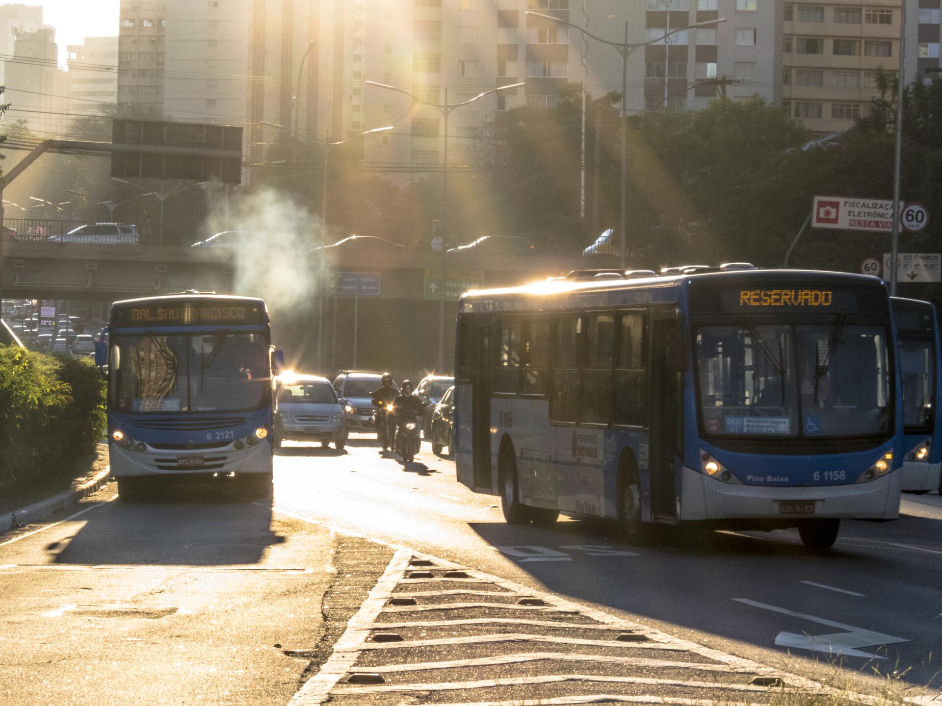 Přednost autobusu před autem: Kdy tomu tak je?
