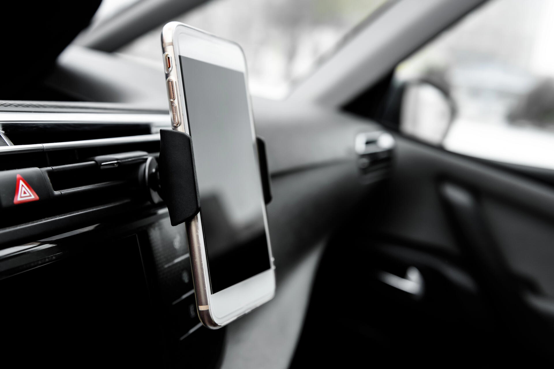 Přehřívání telefonu v autě: Jak tomu zabránit