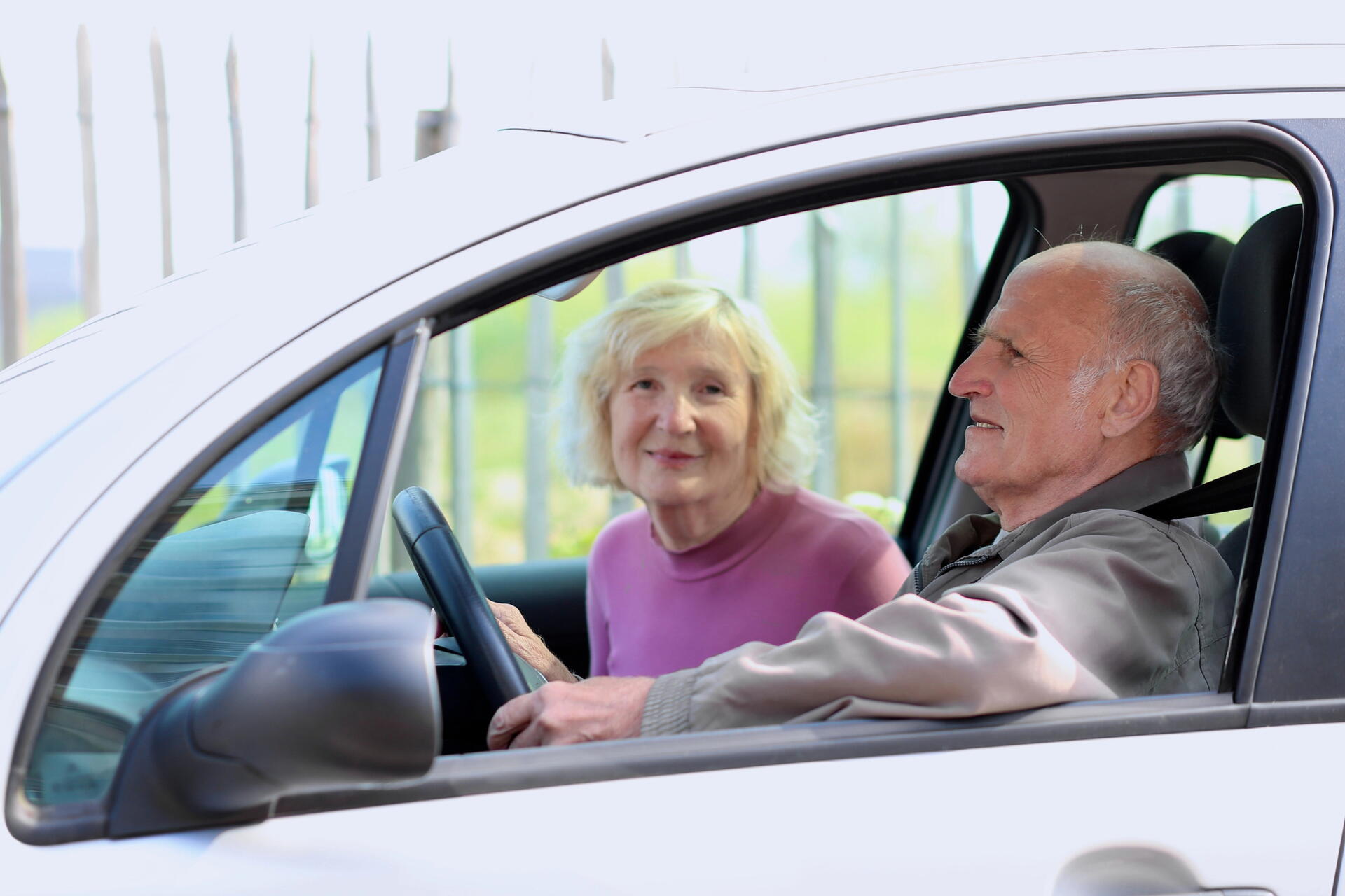 Prohlídky řidičů seniorů: Jak je to s nimi v Evropě?