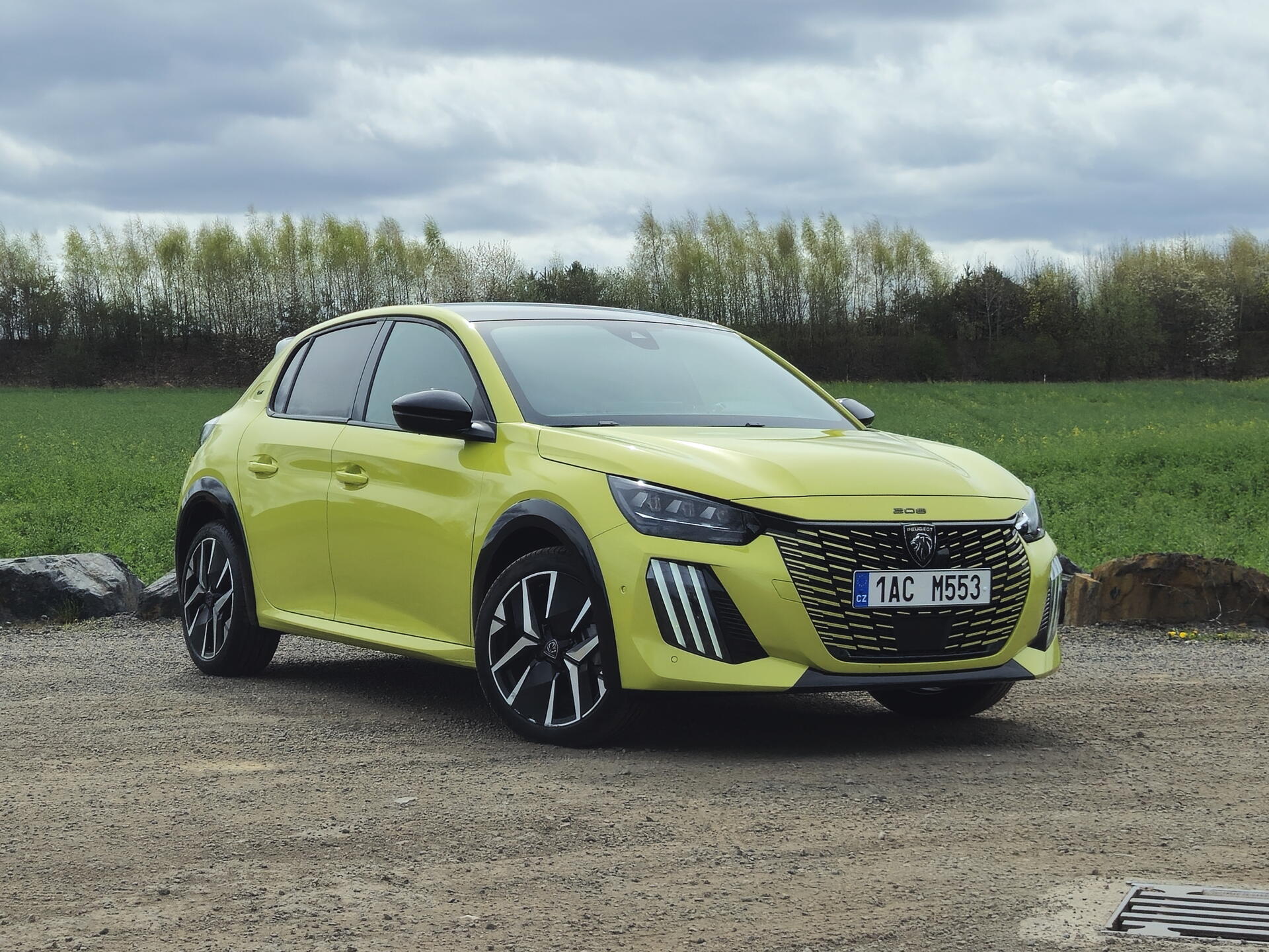 První jízdní dojmy s Peugeotem 208