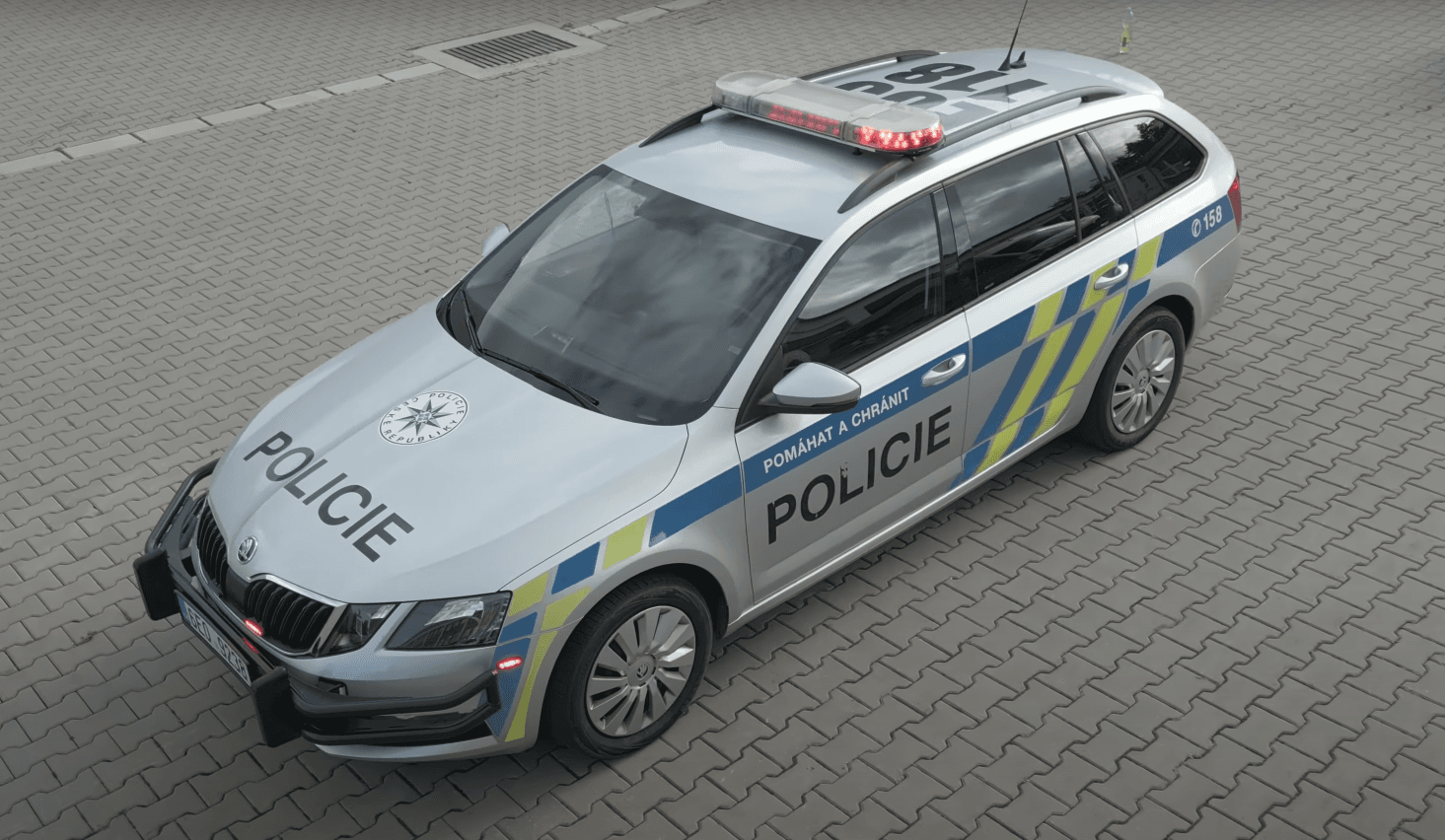 Prvosledová Škoda Octavia policie