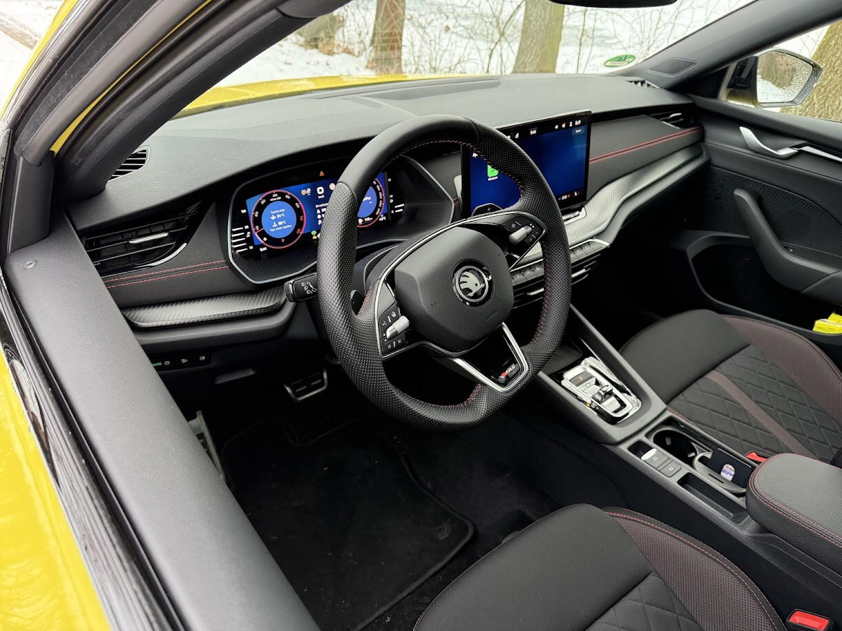 Škoda Octavia 2.0 TSI RS – interiér