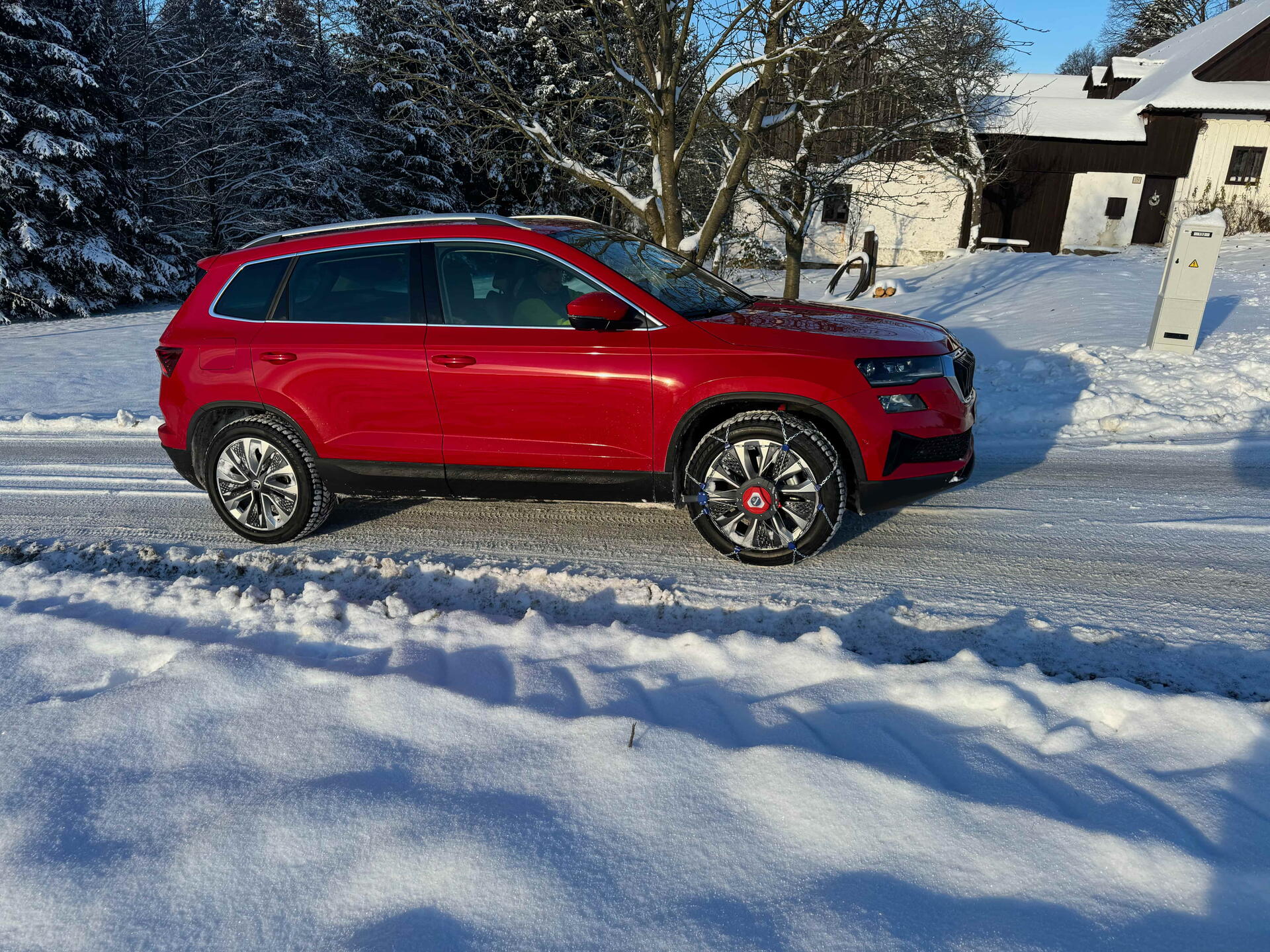 Sněhové řetězy na autě s pohonem 4x4