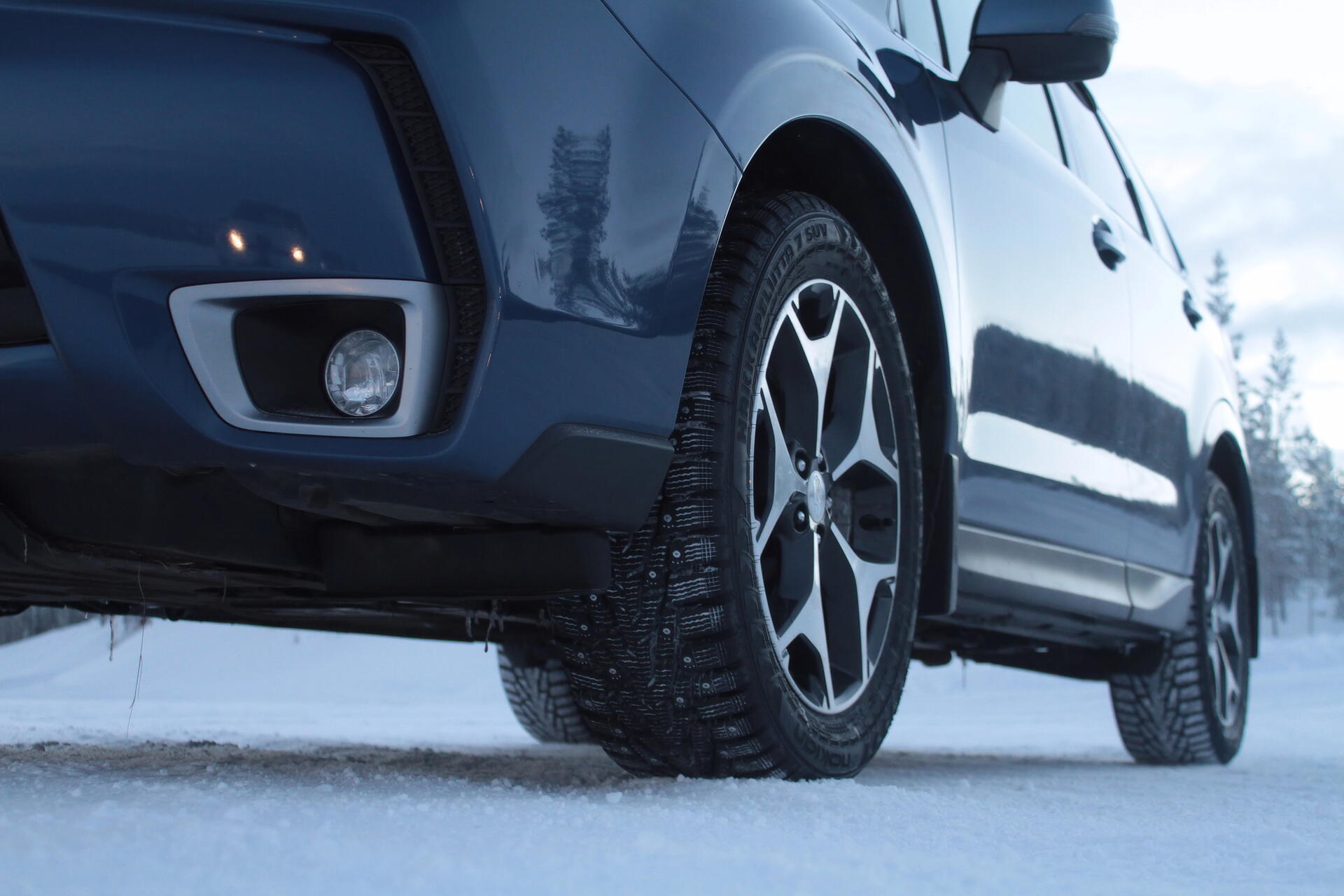 Test celoročních pneumatik 225/40 R18 pro sezónu 2025/26