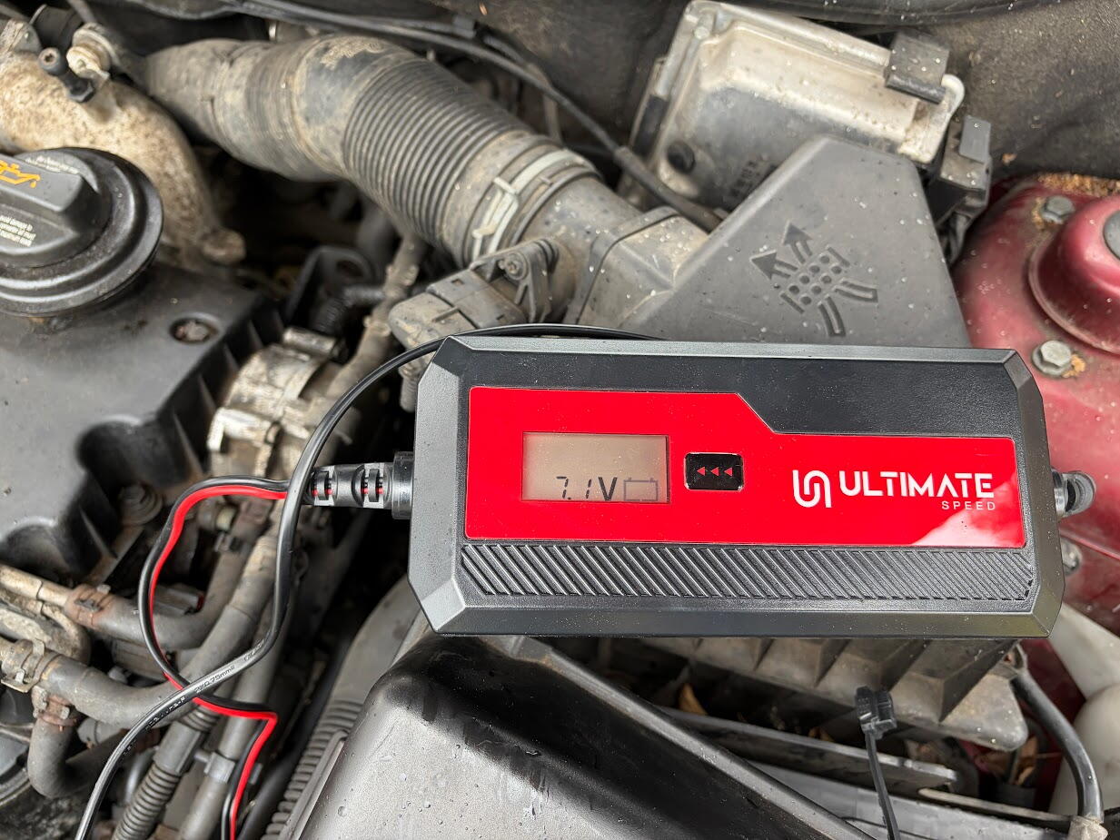 Test: Nabíječka autobaterií Ultimate Speed ULGD 10 A2 