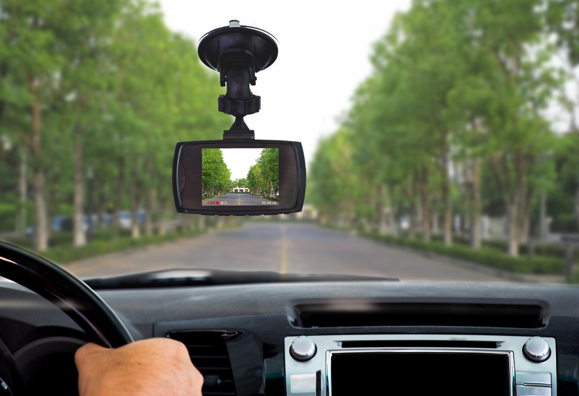 Tipy a rady, jak vybrat kameru do auta