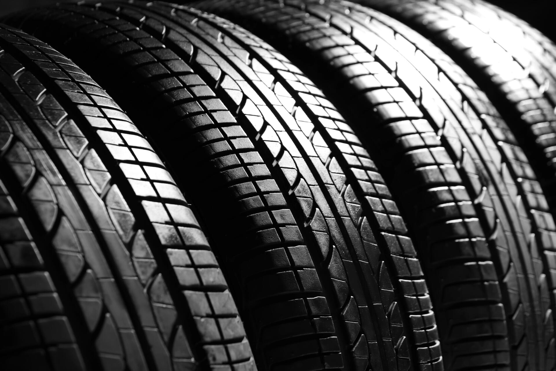Tipy na ekonomické letní pneumatiky 225/45 R17 pro sezónu 2025