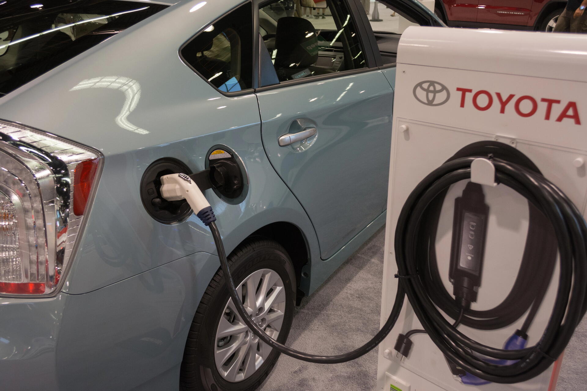 Toyota odhaluje plány: Hybridy, vodík a sportovní vozy budoucnosti! Co mají v rukávu?