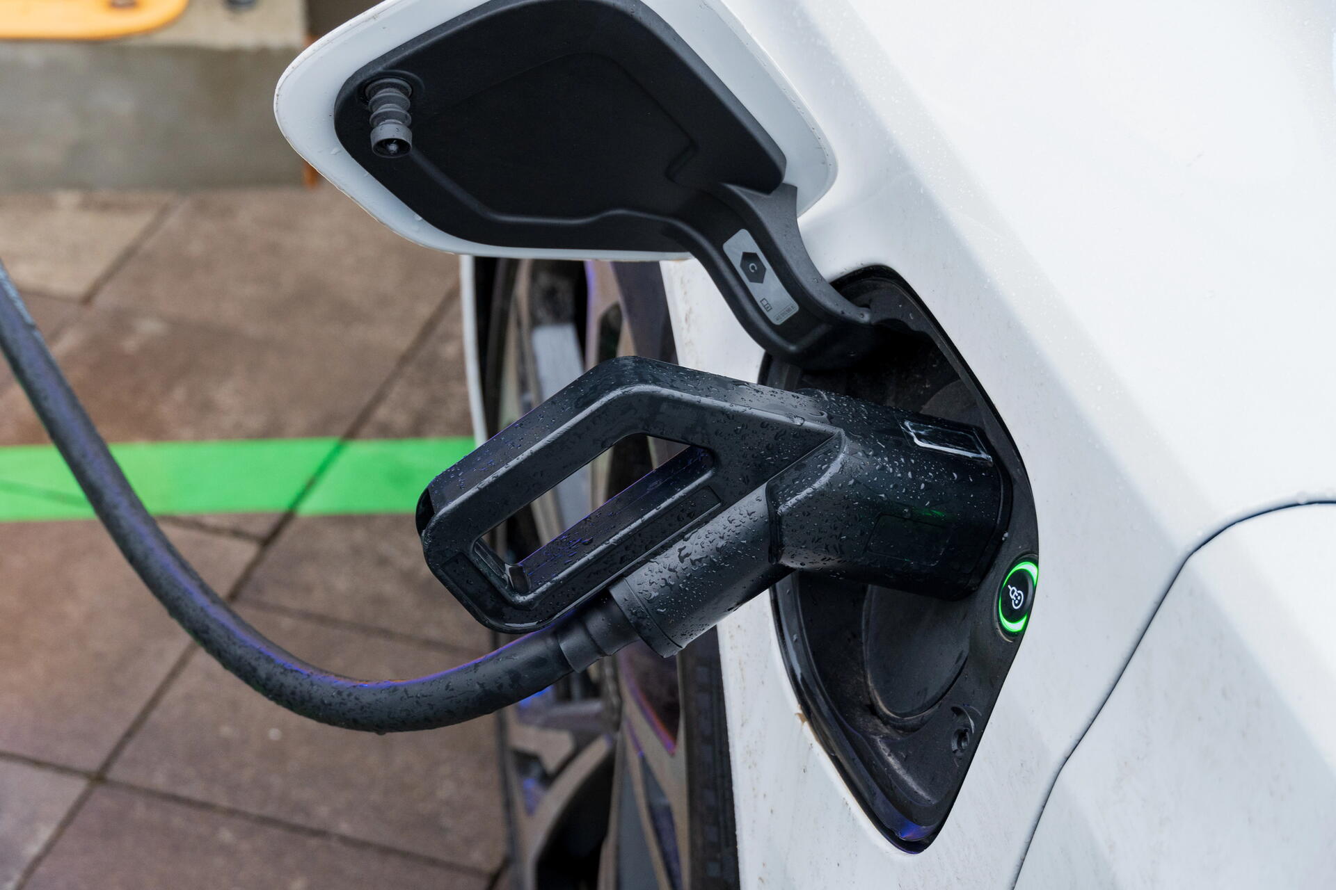 V2G (Vehicle-to-Grid): Auto jako součást energetické sítě