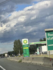Aktuální ceny paliv po cestě do Chorvatska: Kde se vyplatí natankovat? 