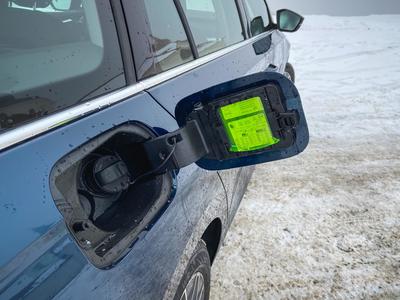 Ani u nové Octavie samozřejmě nechybí obligátní škrabka ve víčku nádrže