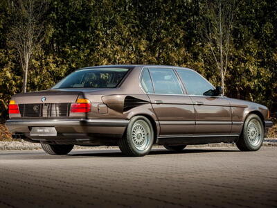 BMW 7 E32 V16