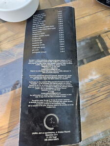 Ceníky navštívených restaurací a plážových barů.