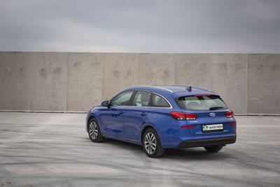 Design i30 kombi působí lehce "ocucaně", avšak celistvě