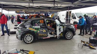 Jak to funguje v zákulisí rally (servisní zóna)
